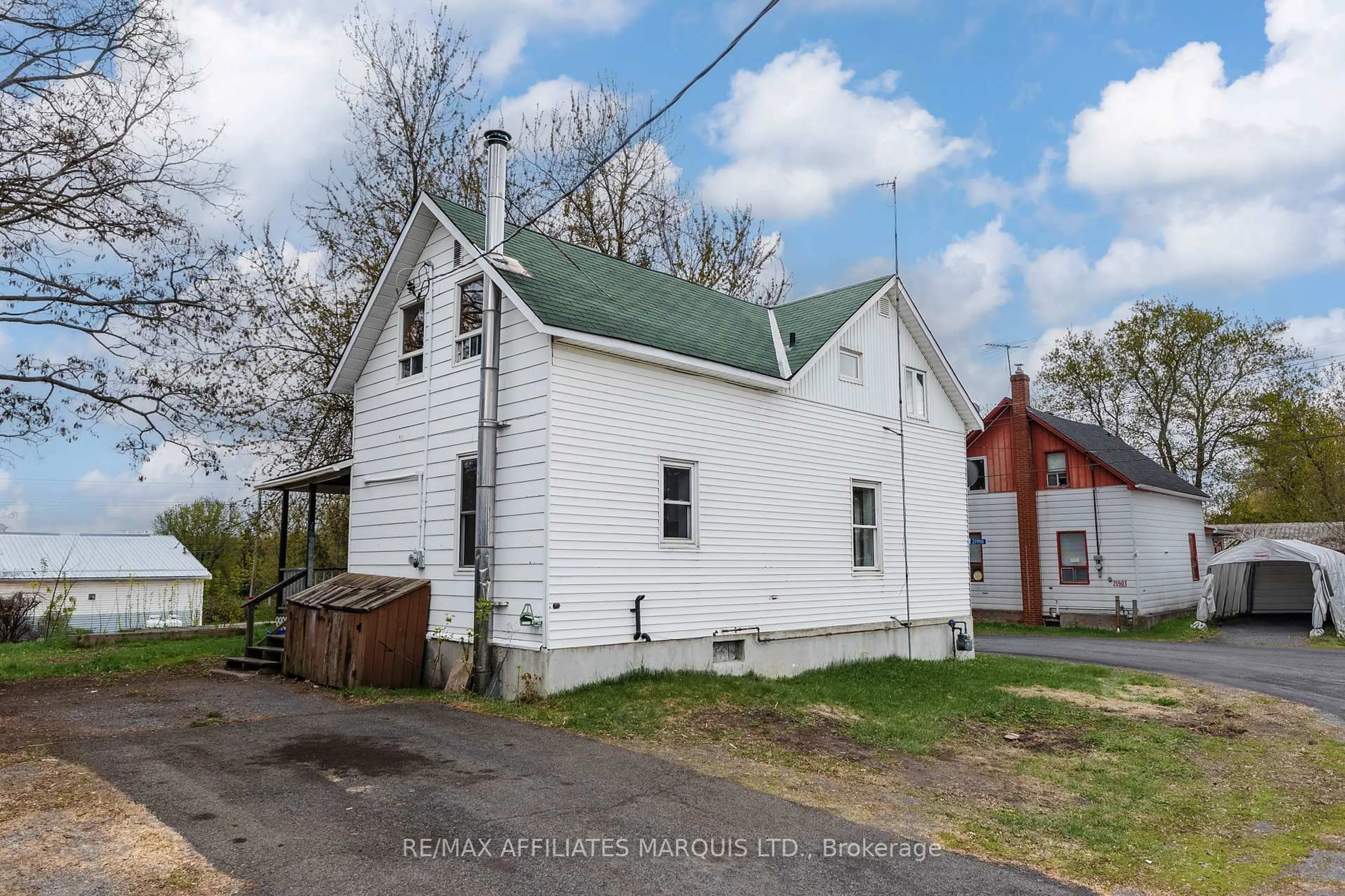 A pic from outside/outdoor area/front of a property/back of a property/a pic from drone, building for 21910 Seguin Mill St, North Glengarry Ontario K0B 1H0