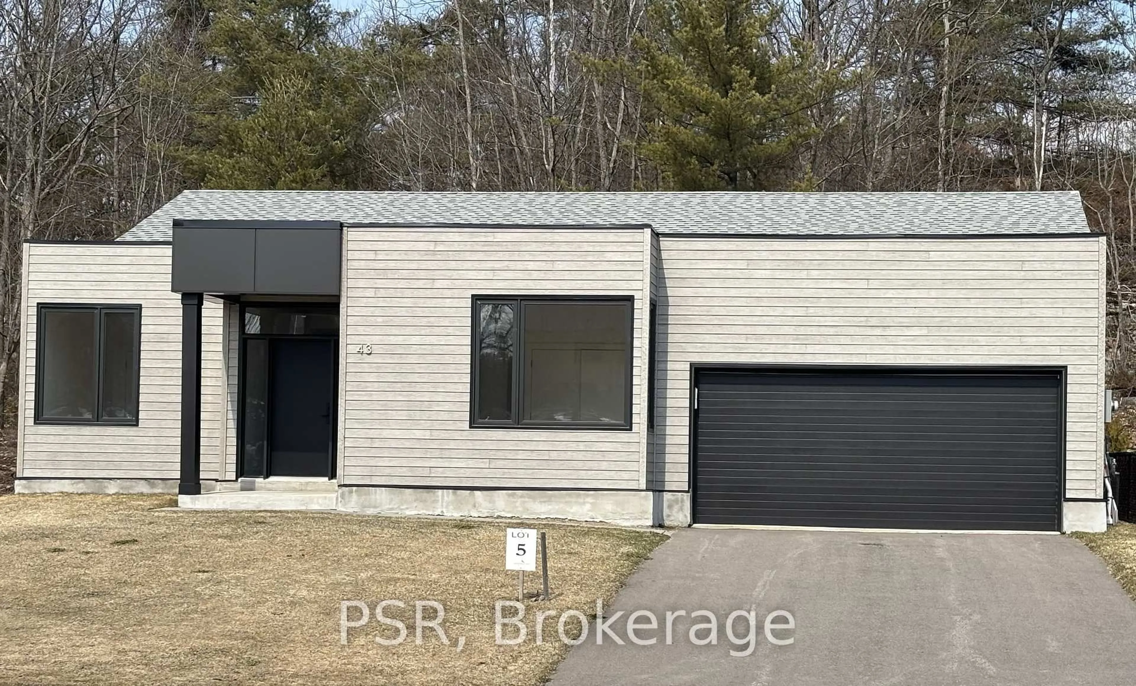 Home with brick exterior material, street for 43 Muskoka Bay Blvd, Gravenhurst Ontario P1P 0A1