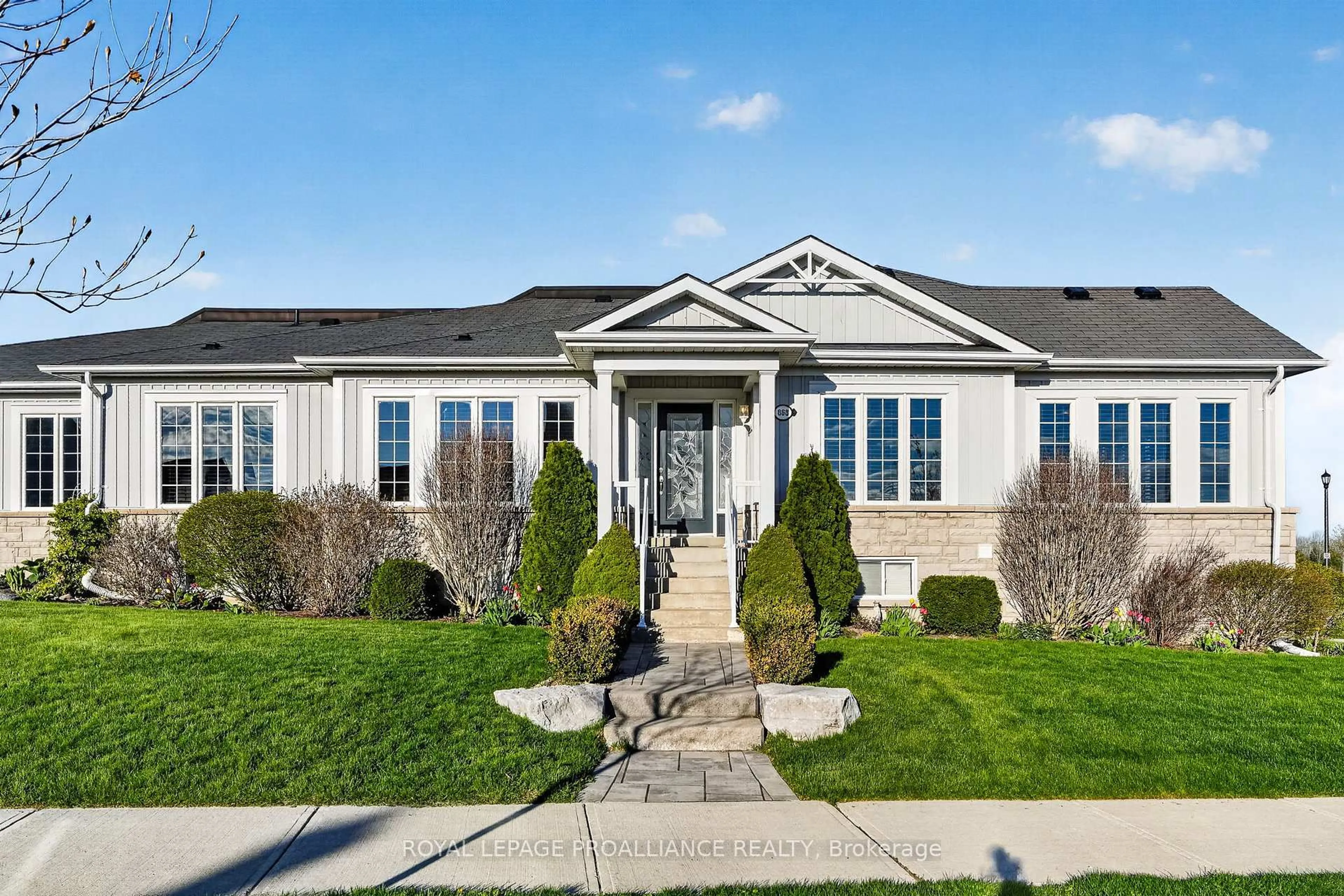 Home with vinyl exterior material, street for 868 Mcmurdo Dr, Cobourg Ontario K9A 0J2