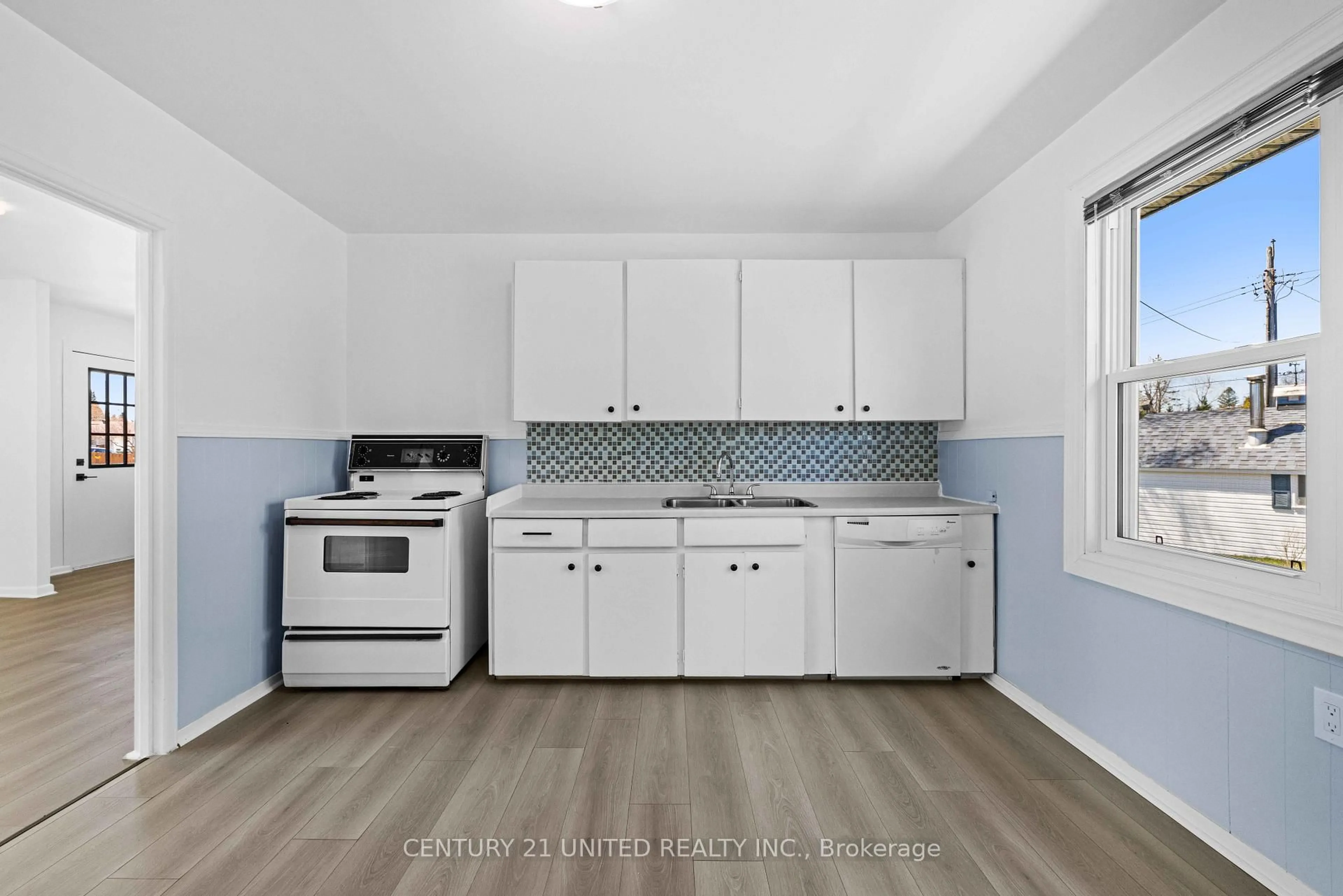 Standard kitchen, unknown for 26 Great Oak St, Highlands East Ontario K0L 1M0