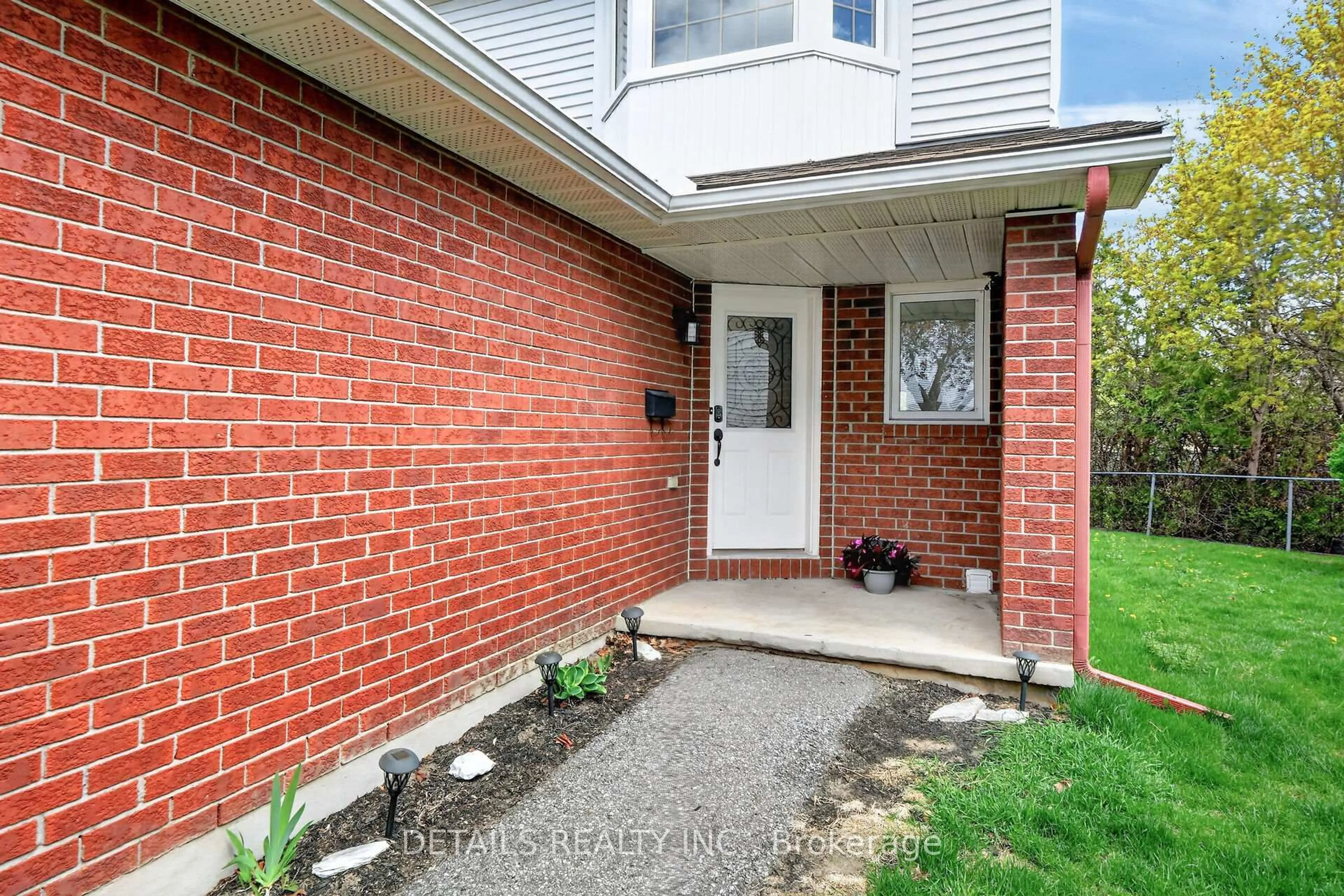 Home with brick exterior material, street for 23 Clifford Private #43, Ottawa Ontario K1G 4Y8
