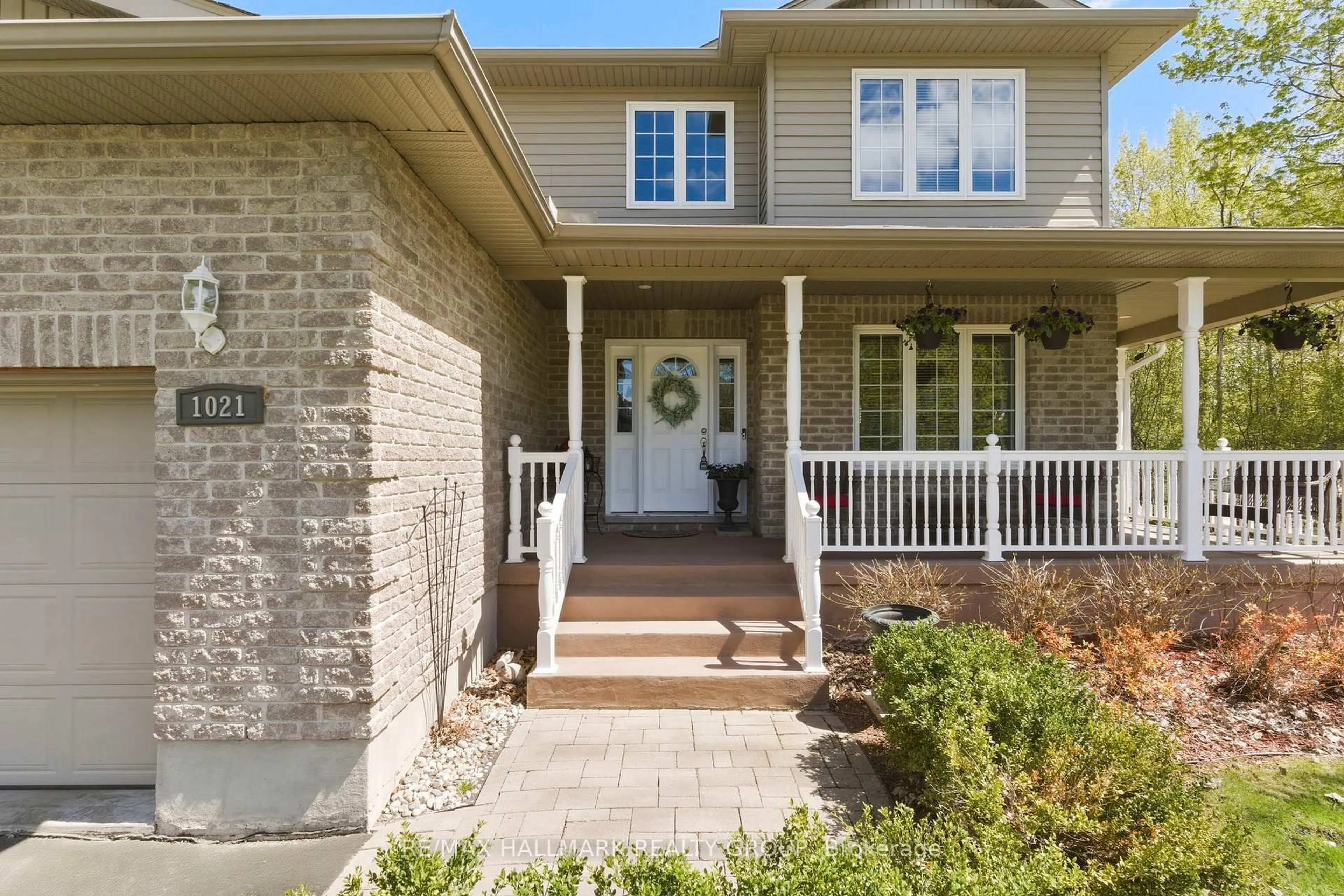 Home with brick exterior material, street for 1021 Kingswood St, Brockville Ontario K6V 7G1