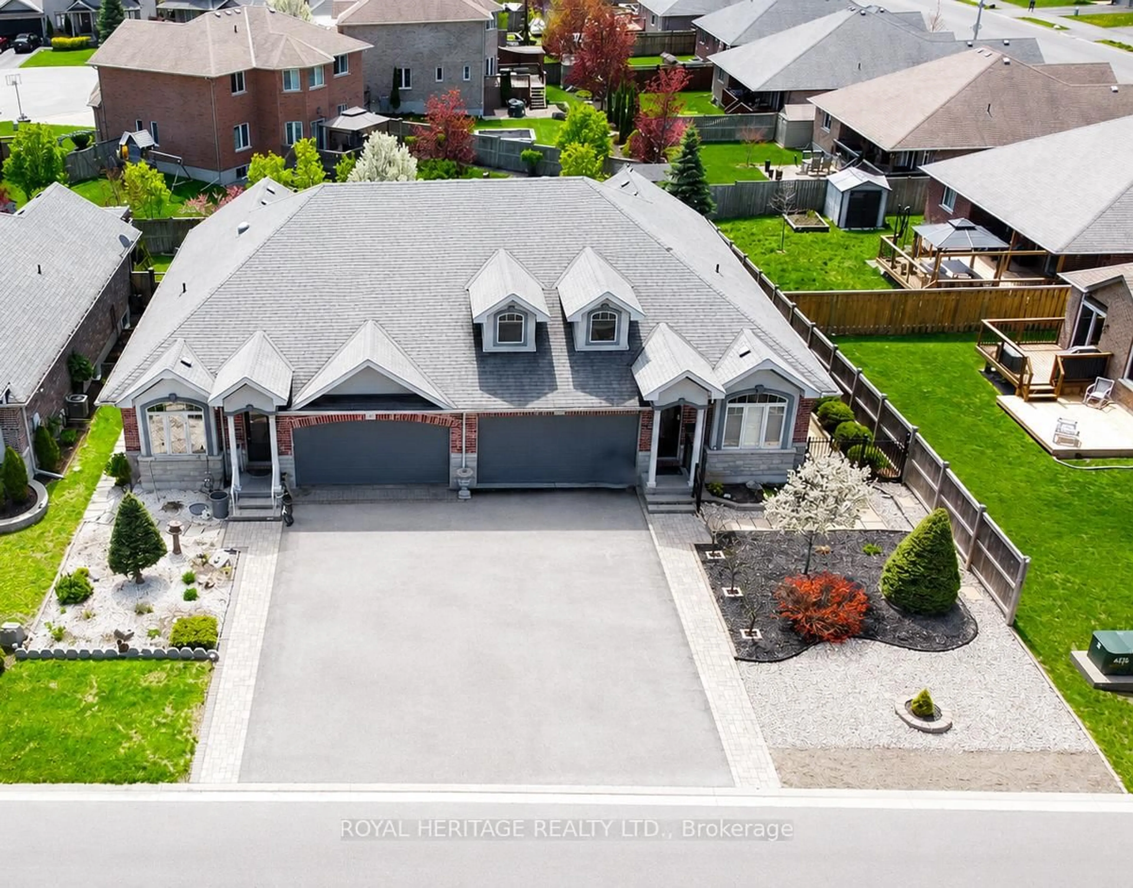 A pic from outside/outdoor area/front of a property/back of a property/a pic from drone, street for 15 Princeton Pl, Belleville Ontario K8N 0B2