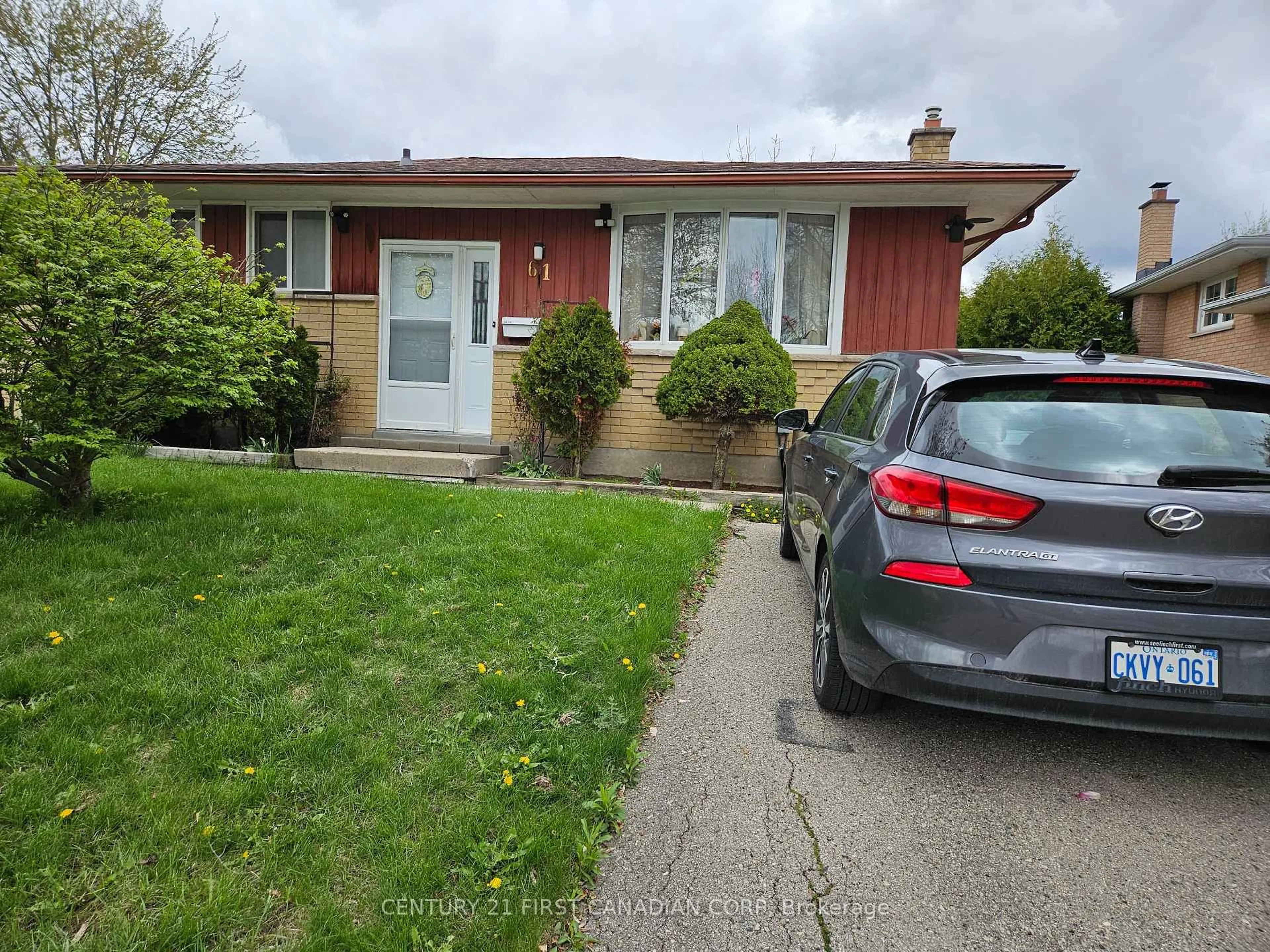 Home with vinyl exterior material, street for 61 Alayne Cres, London South Ontario N6E 2A2