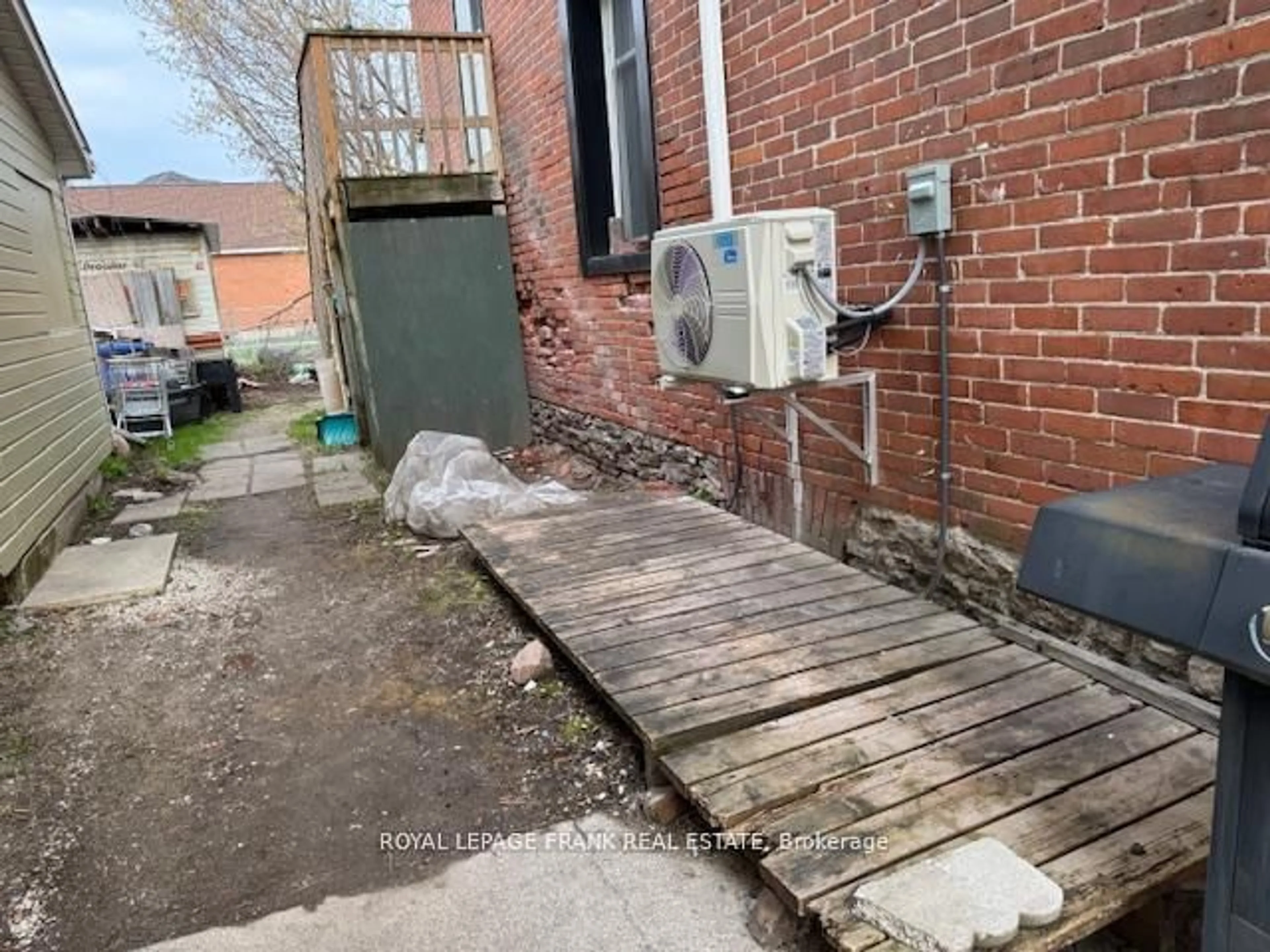 A pic from outside/outdoor area/front of a property/back of a property/a pic from drone, street for 49 Main St, Kawartha Lakes Ontario K0M 1A0