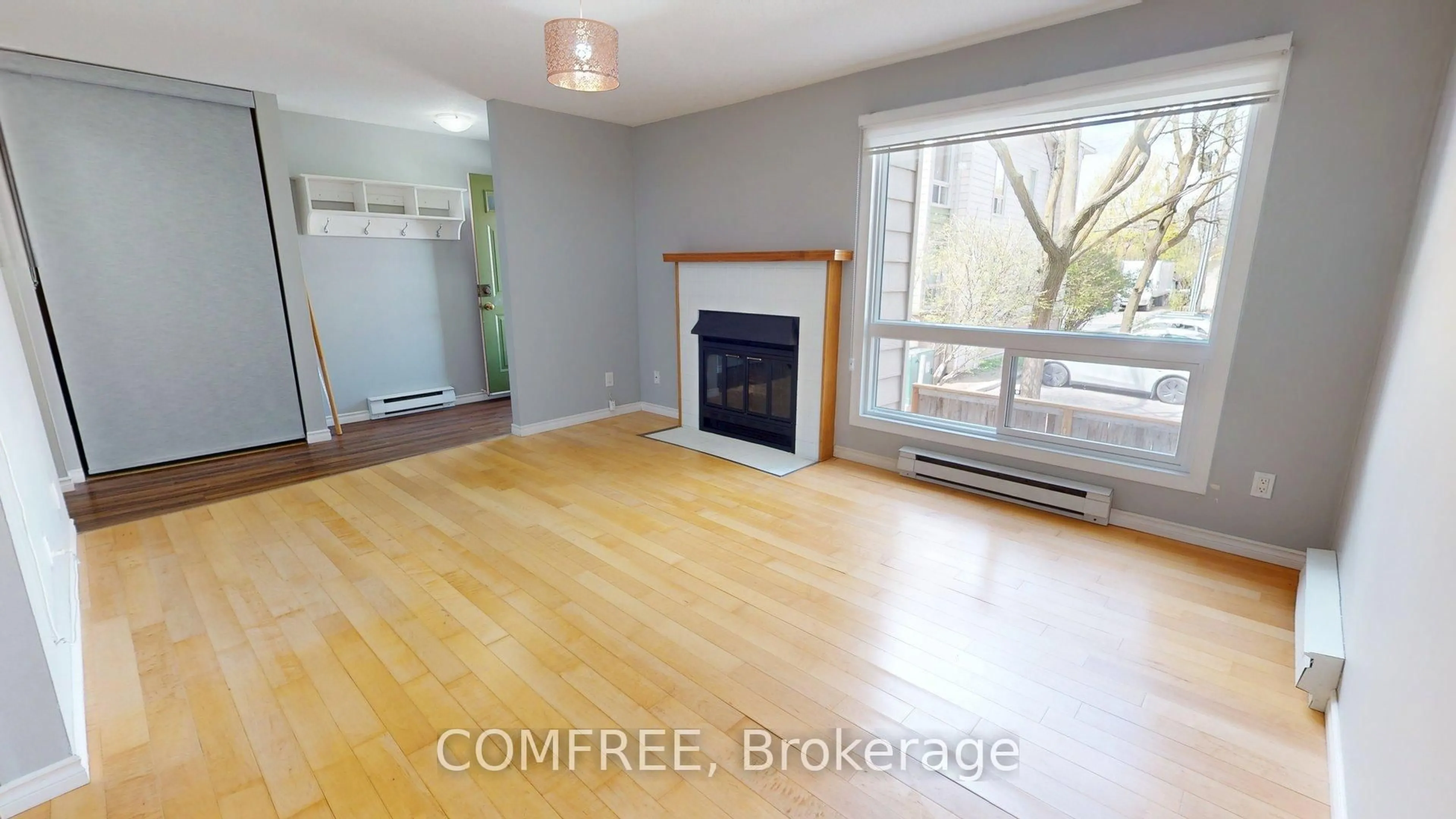 A pic of a room for 268 Presland Rd #6, Ottawa Ontario K1K 2B8