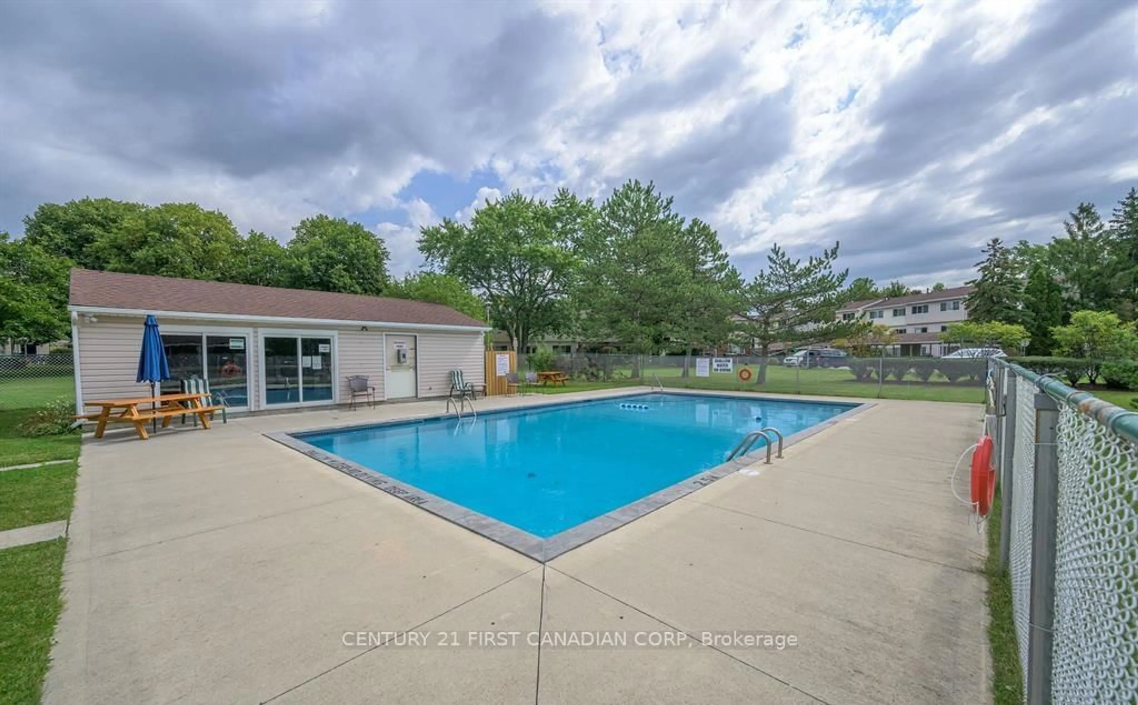 Pool for 731 Wilkins St, London South Ontario N6C 4Z9