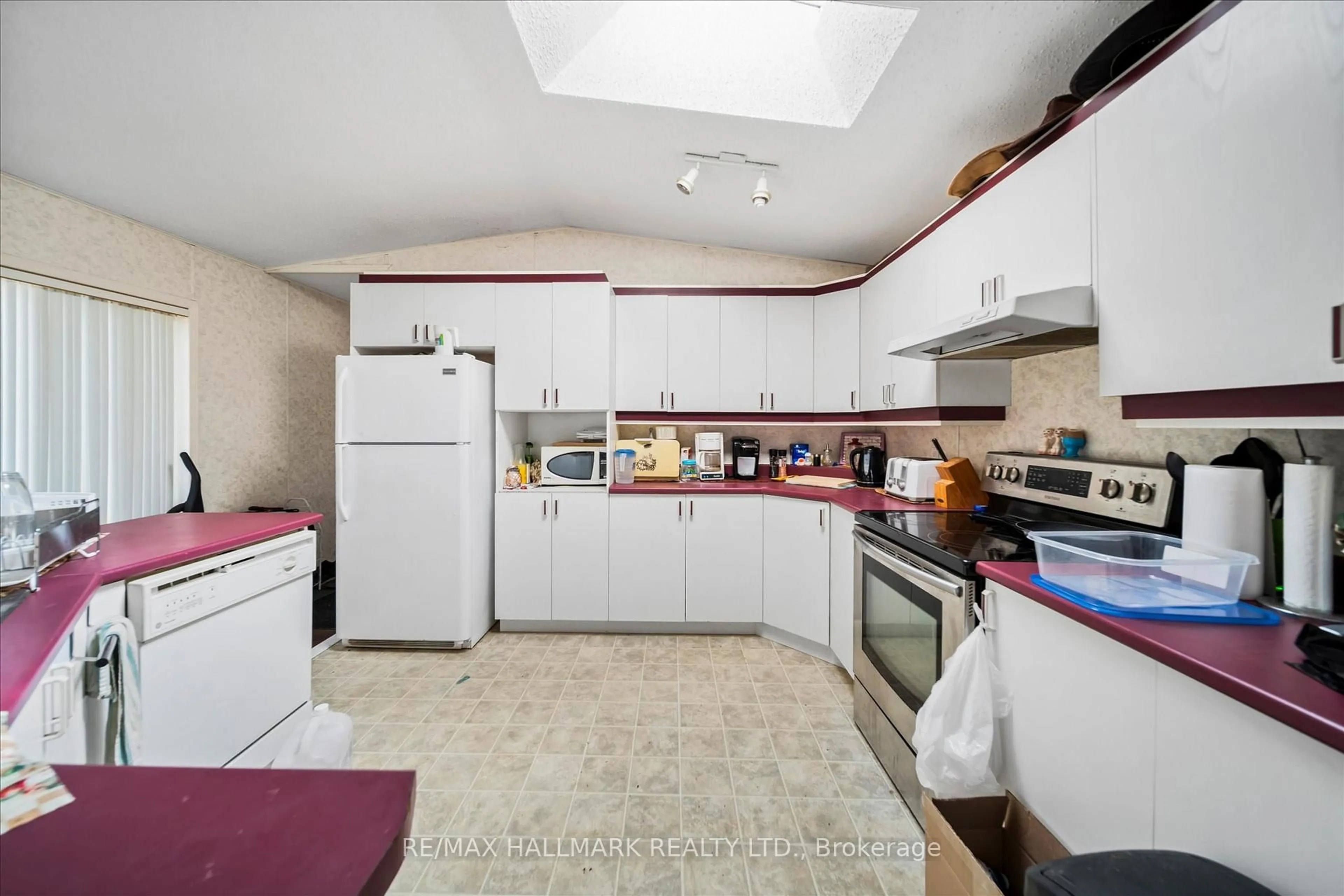 Standard kitchen, ceramic/tile floor for 2000 County Road 620 Dr, North Kawartha Ontario K0L 1A0