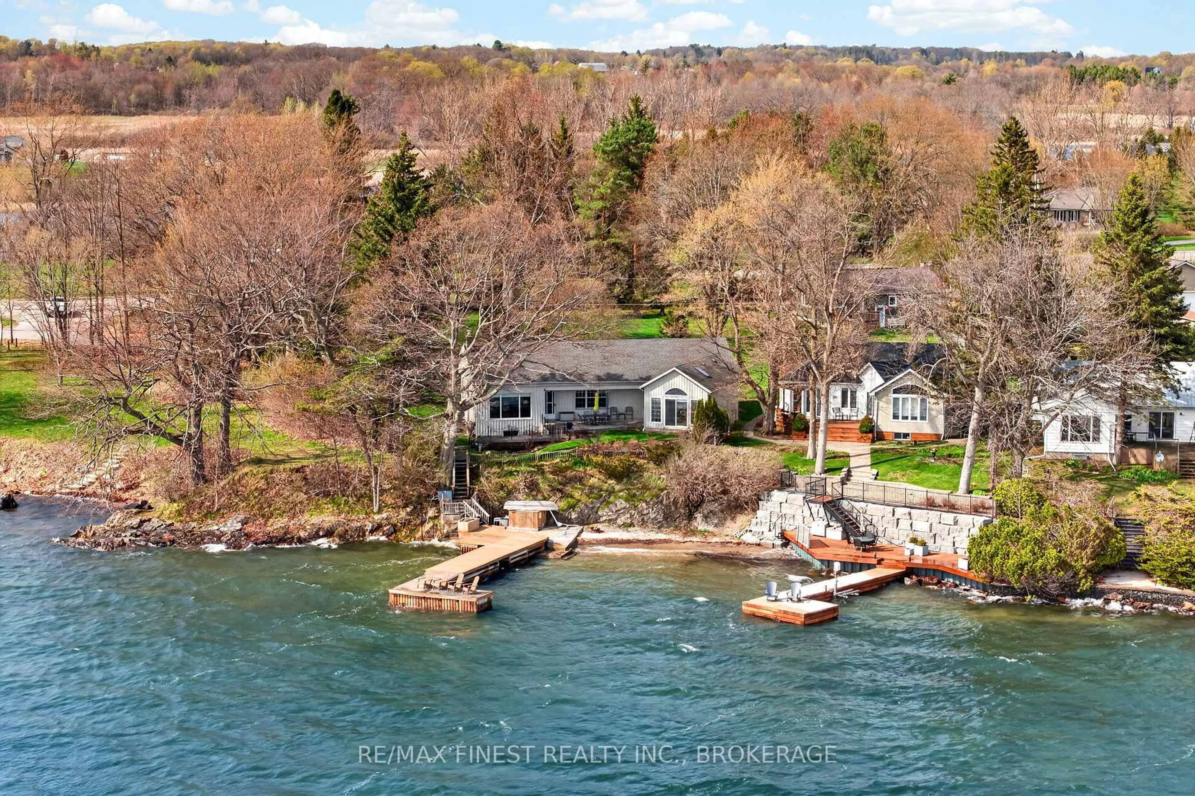 A pic from outside/outdoor area/front of a property/back of a property/a pic from drone, water/lake/river/ocean view for 119 Thousand Island Pkwy, Leeds and the Thousand Islands Ontario K6H 2V4