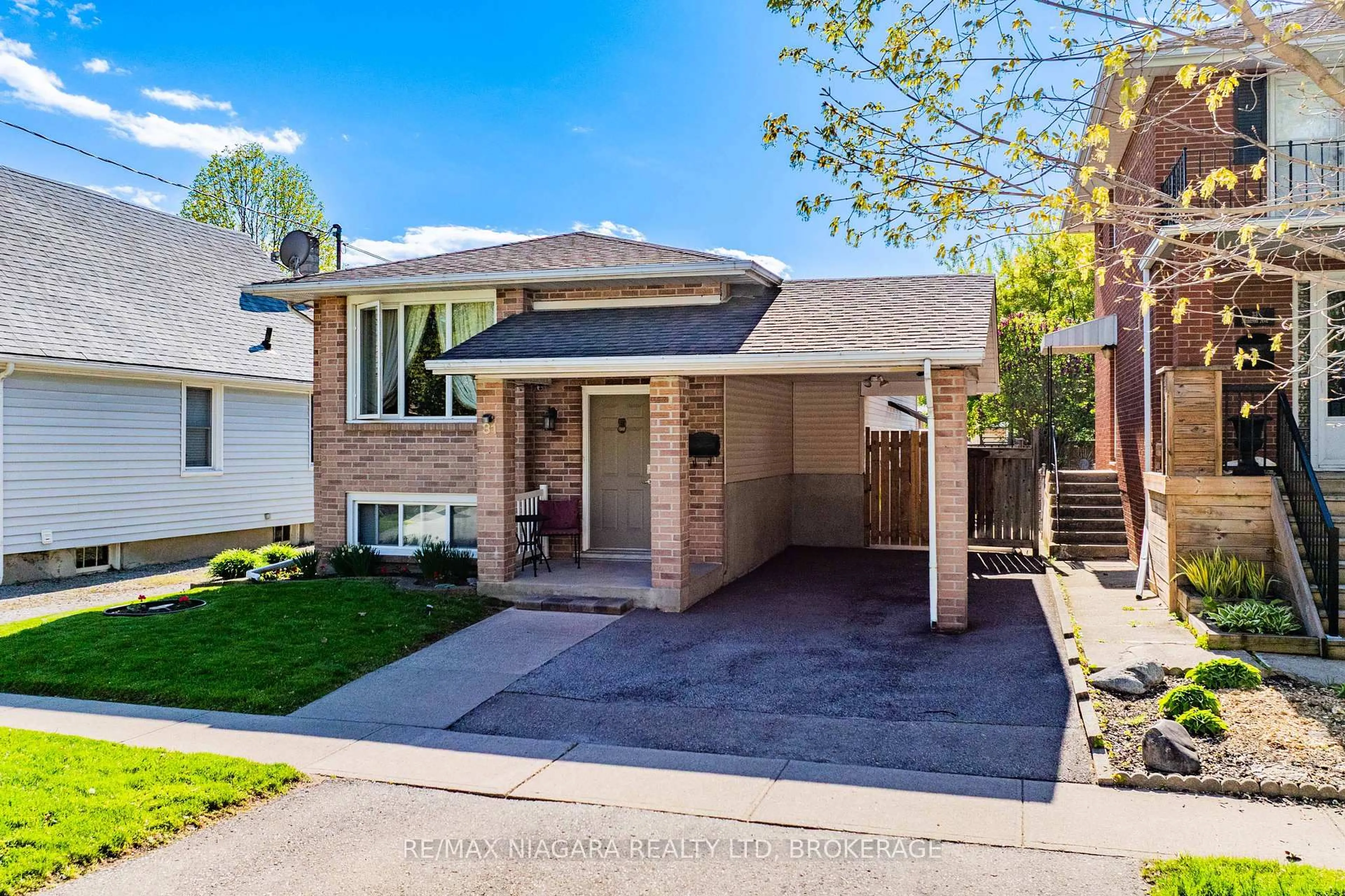 Home with brick exterior material, street for 31 MILDRED Ave, St. Catharines Ontario L2R 6J2