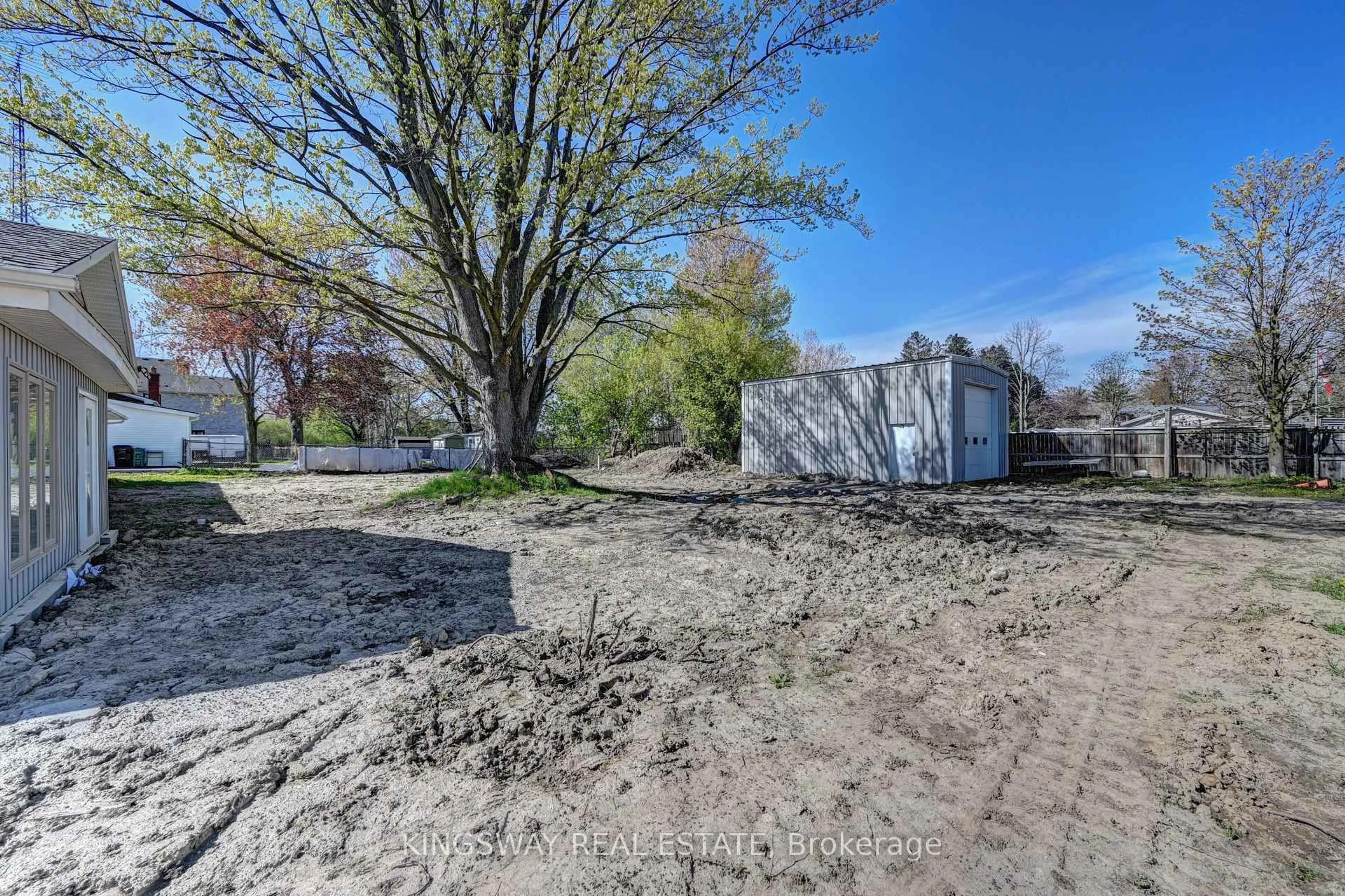 A pic from outside/outdoor area/front of a property/back of a property/a pic from drone, street for 2340 Fountain St, Cambridge Ontario N3H 4R6