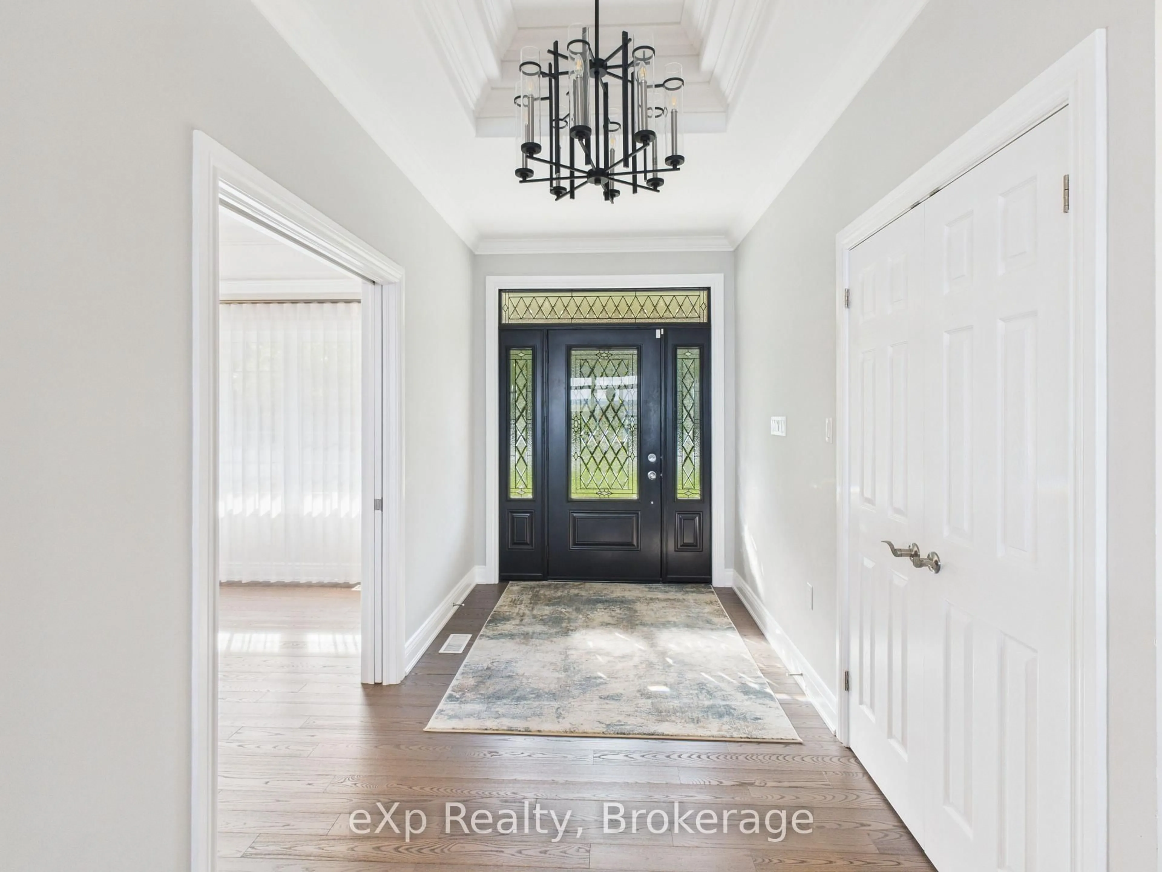 Indoor entryway for 197 Balmy Beach Rd, Georgian Bluffs Ontario N4K 5N4
