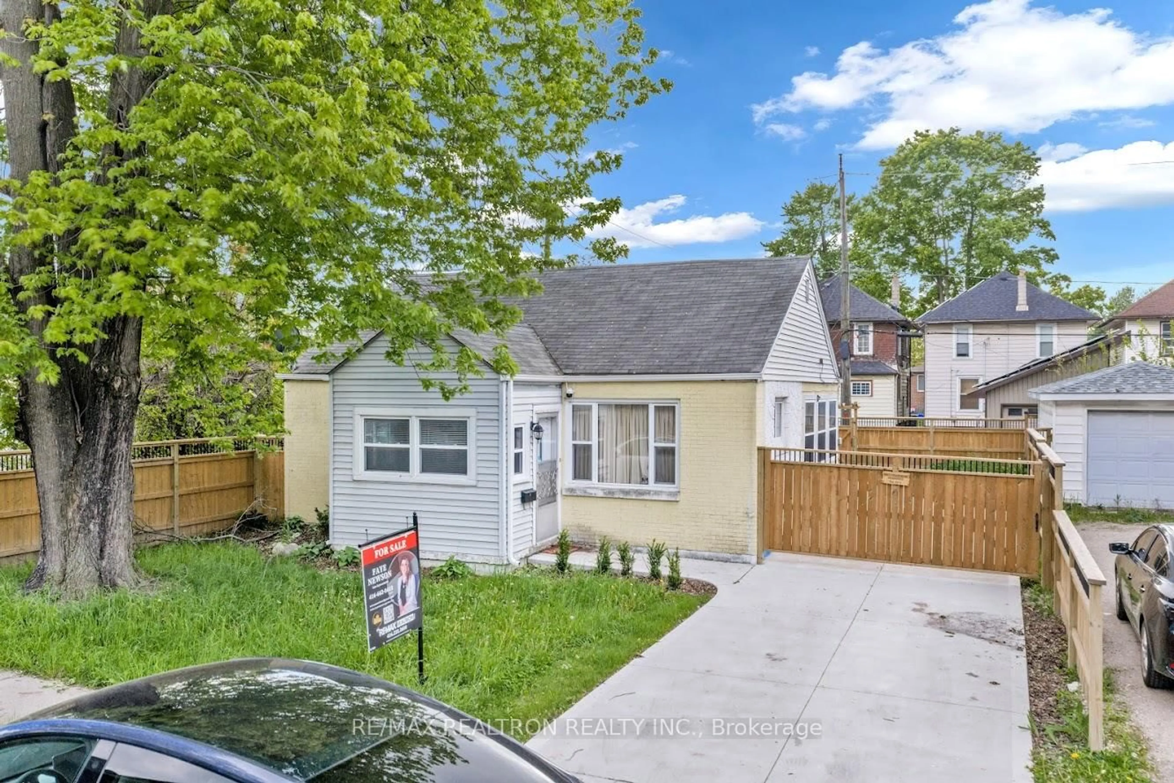 A pic from outside/outdoor area/front of a property/back of a property/a pic from drone, street for 269 Josephine Ave, Windsor Ontario N9B 2K7