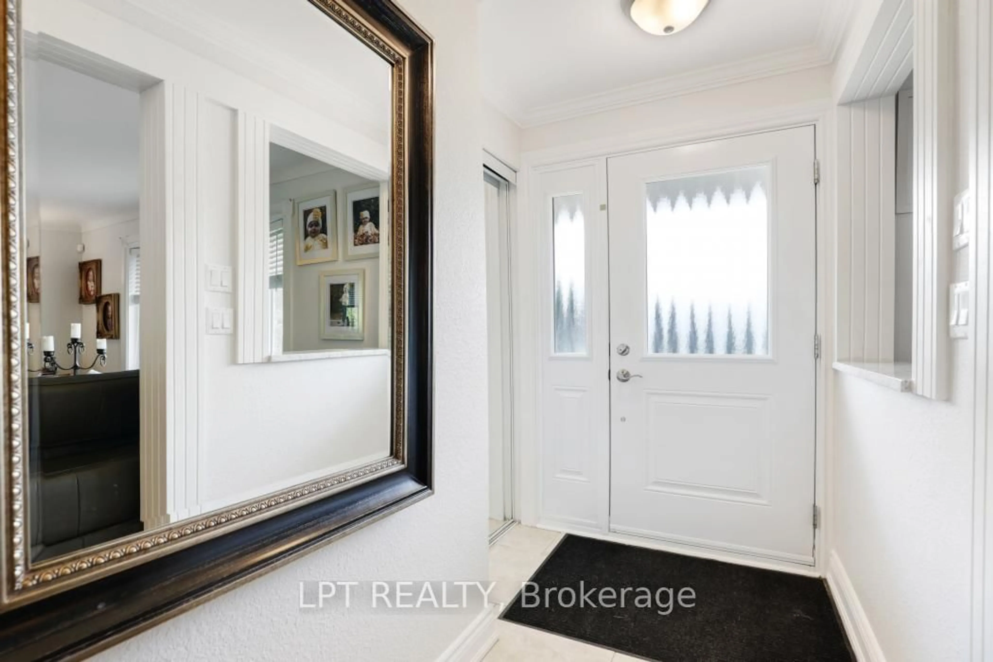 Indoor entryway for 1773 St Barbara St, Ottawa Ontario K1T 1M3