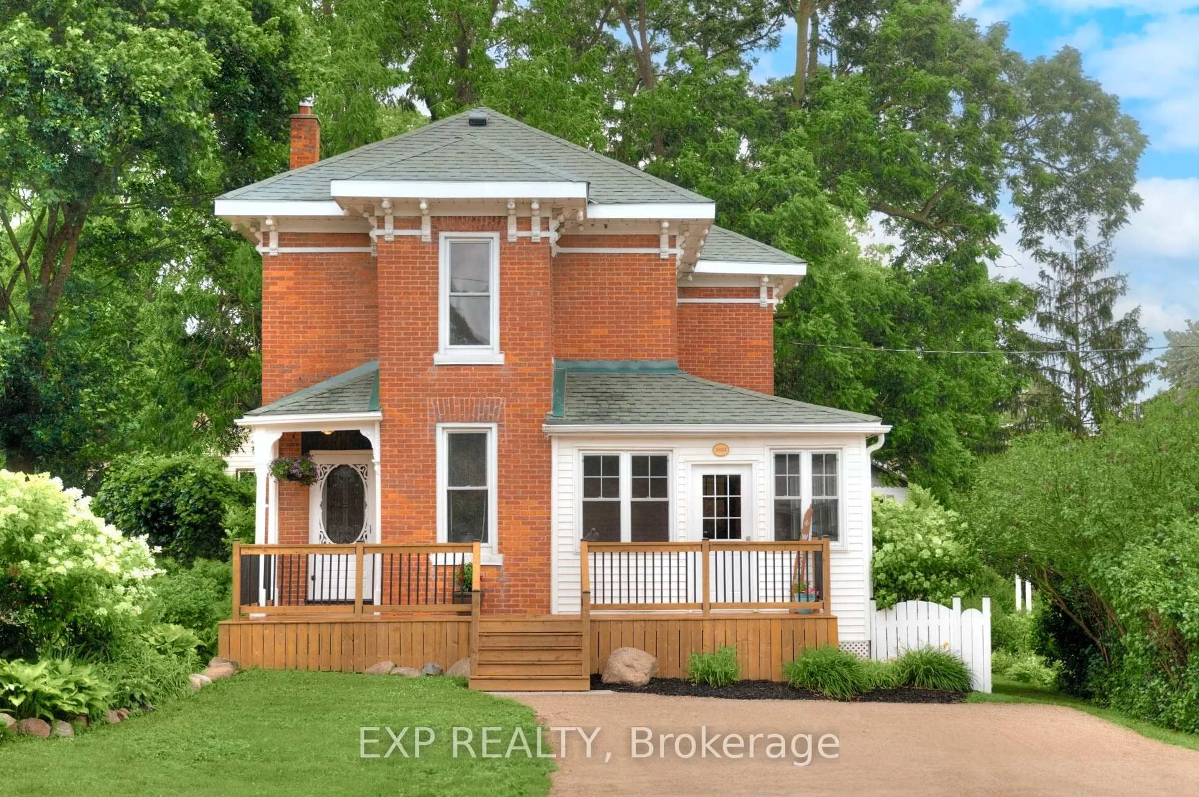 Home with brick exterior material, building for 2027 Victoria St, Howick Ontario N0G 1X0