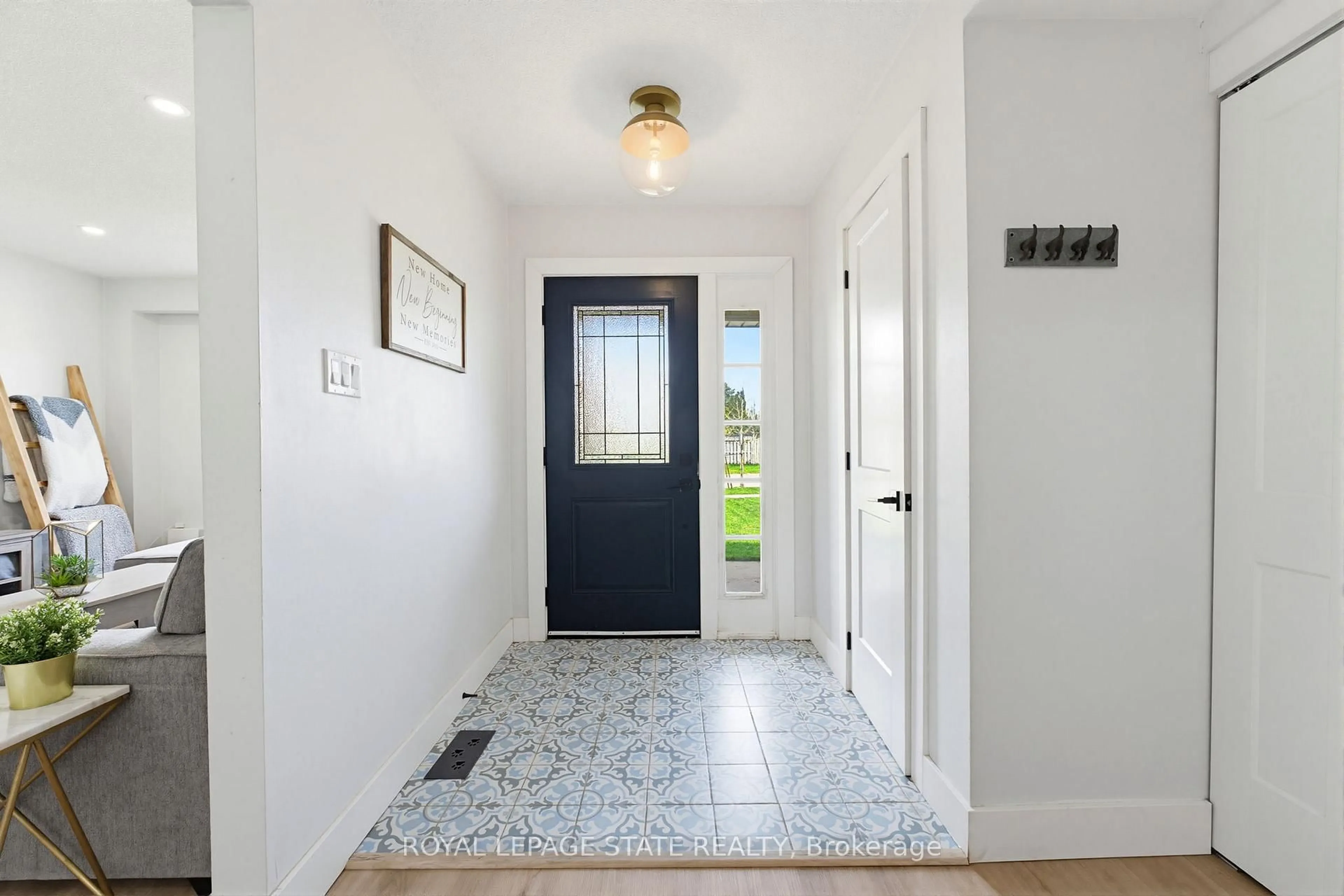 Indoor entryway for 217 Willow St, Stratford Ontario N5A 6X6