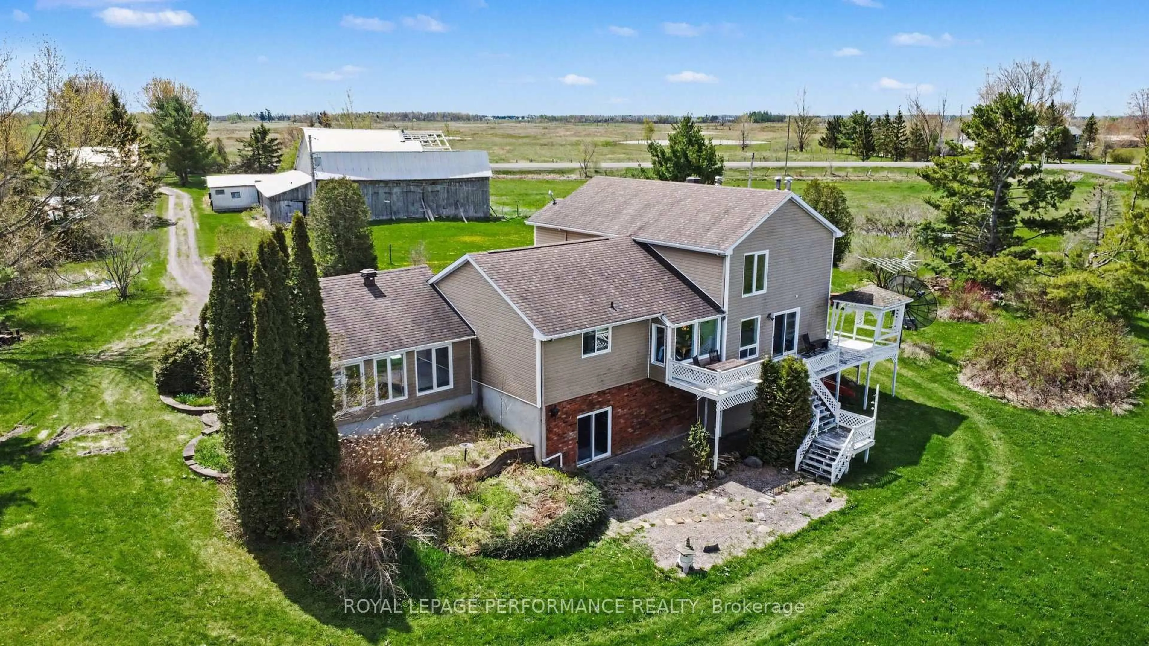 A pic from outside/outdoor area/front of a property/back of a property/a pic from drone, water/lake/river/ocean view for 935 Concession 1 Rd, Alfred and Plantagenet Ontario K0B 1J0