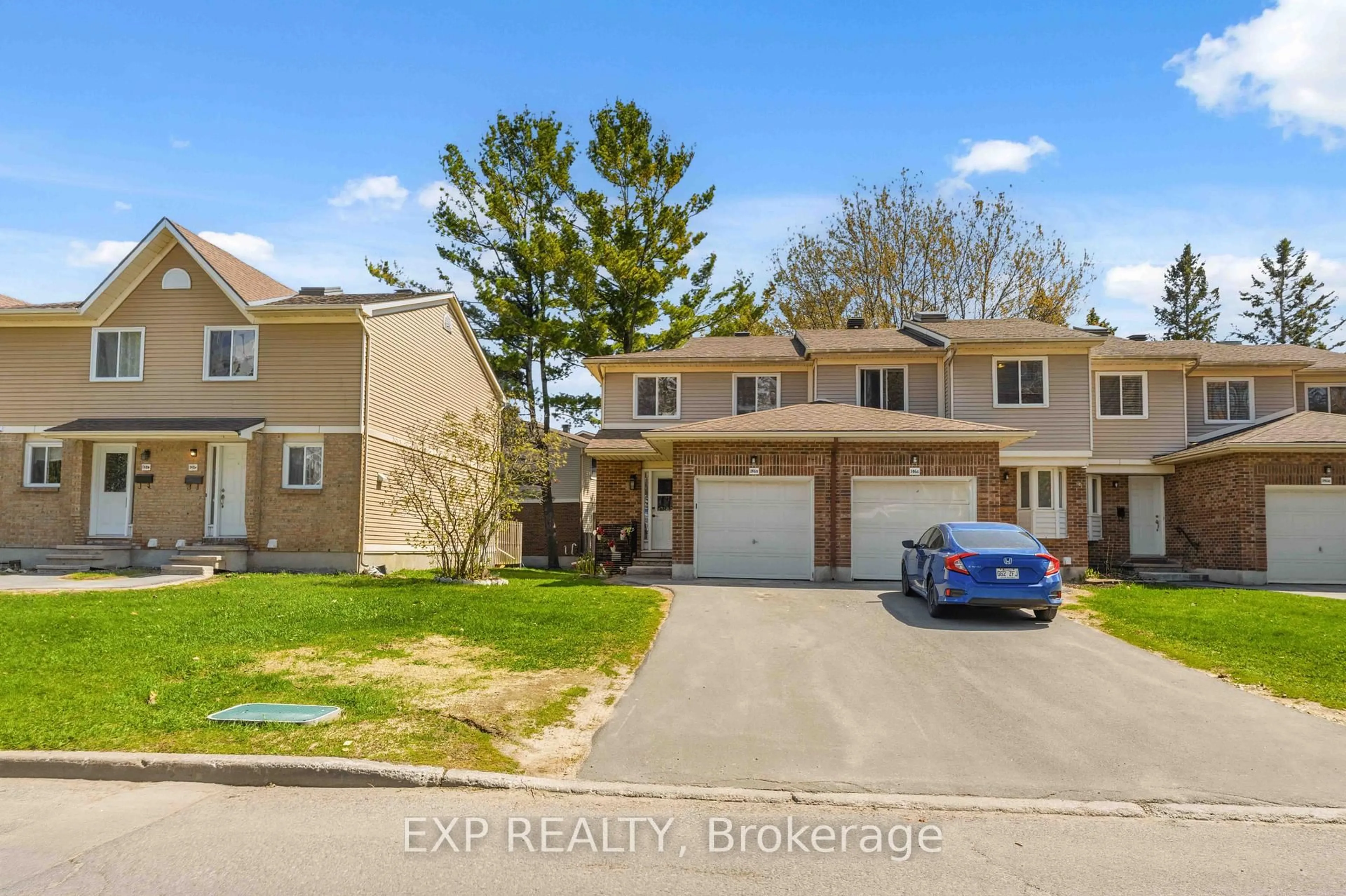 A pic from outside/outdoor area/front of a property/back of a property/a pic from drone, street for 146 Valley Stream Dr #D, Ottawa Ontario K2H 9C6