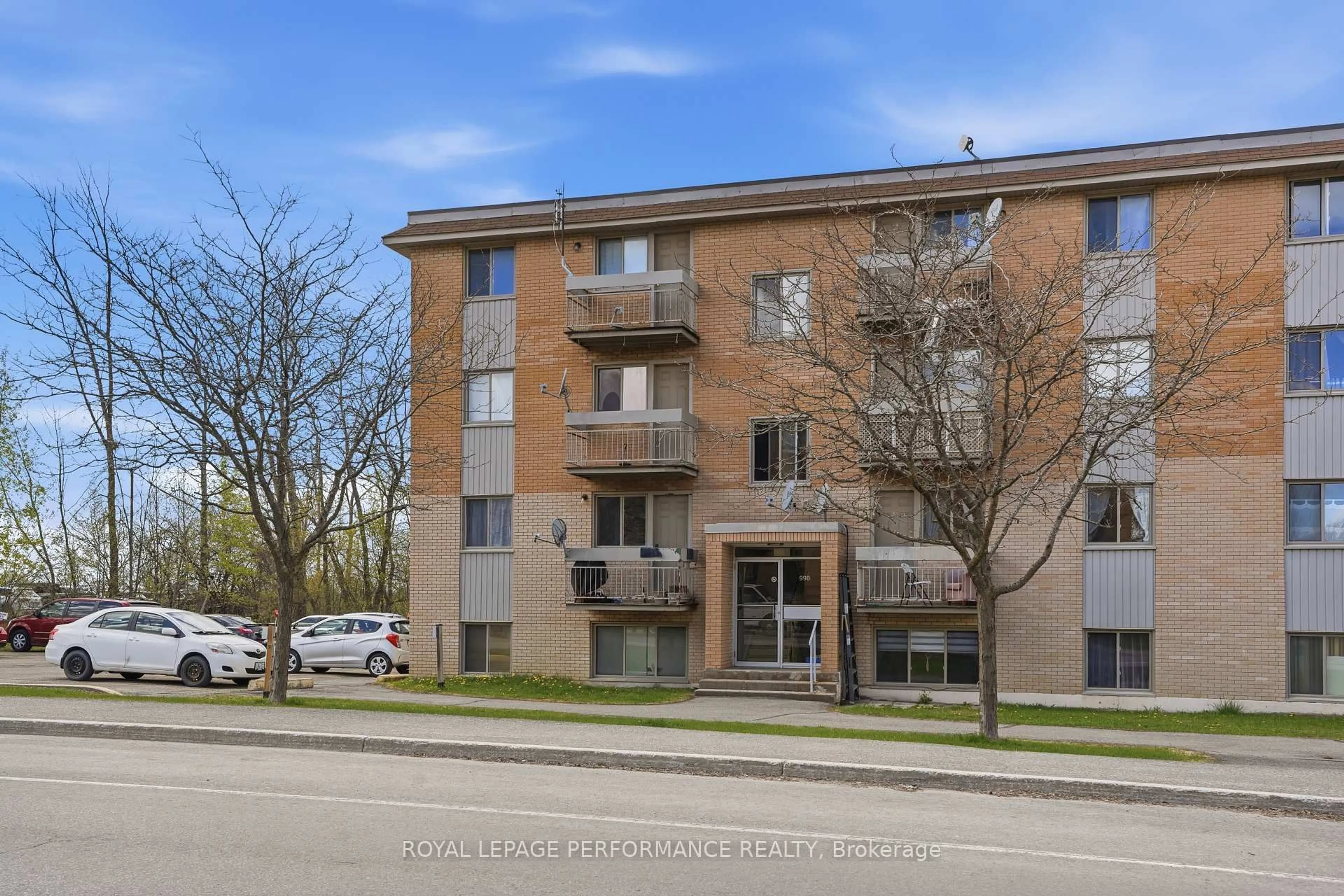 Unknown for 998 Cartier Blvd #8, Hawkesbury Ontario K6A 1W7