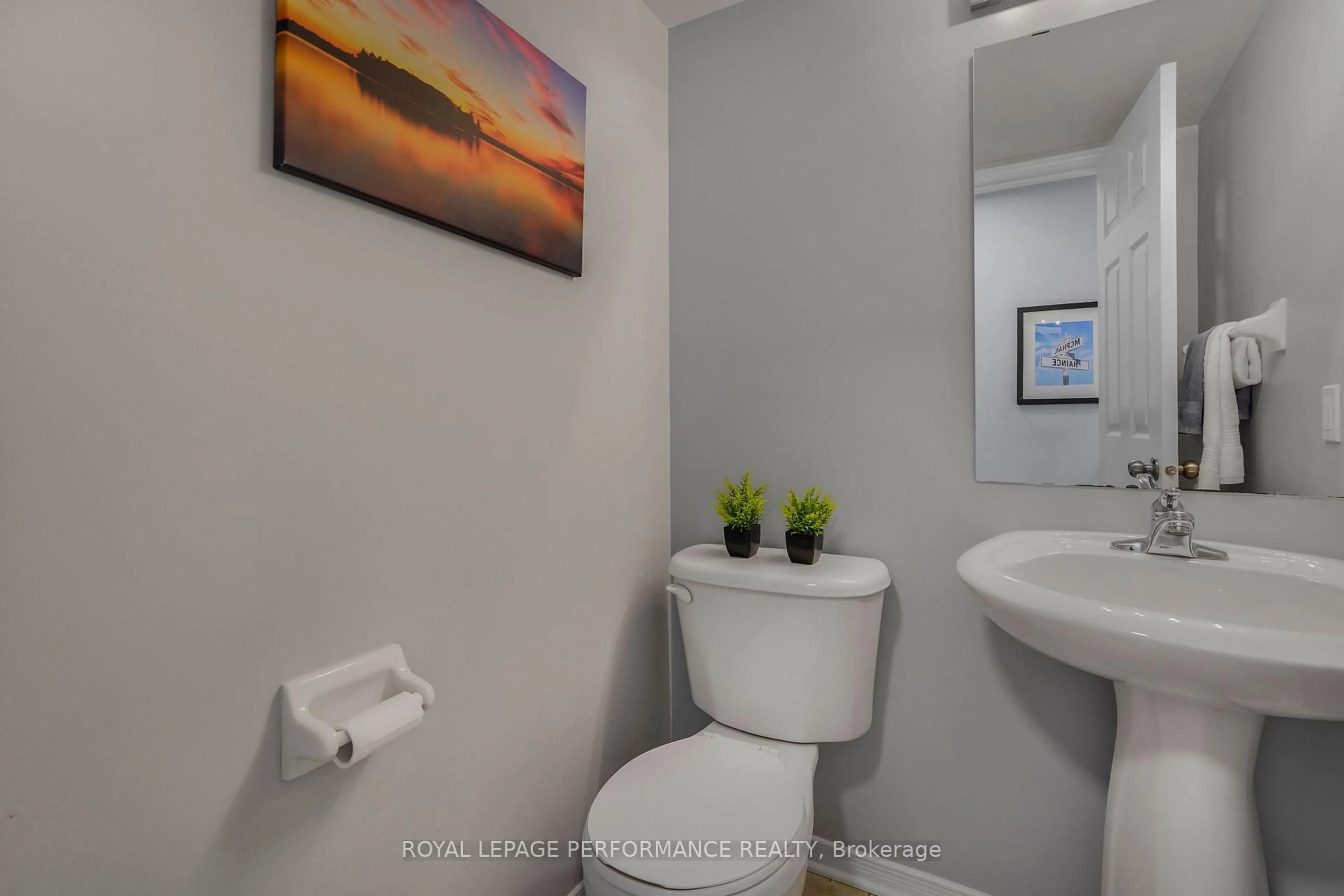 Standard bathroom, ceramic/tile floor for 172 Colliston Cres, Ottawa Ontario K1V 2J5