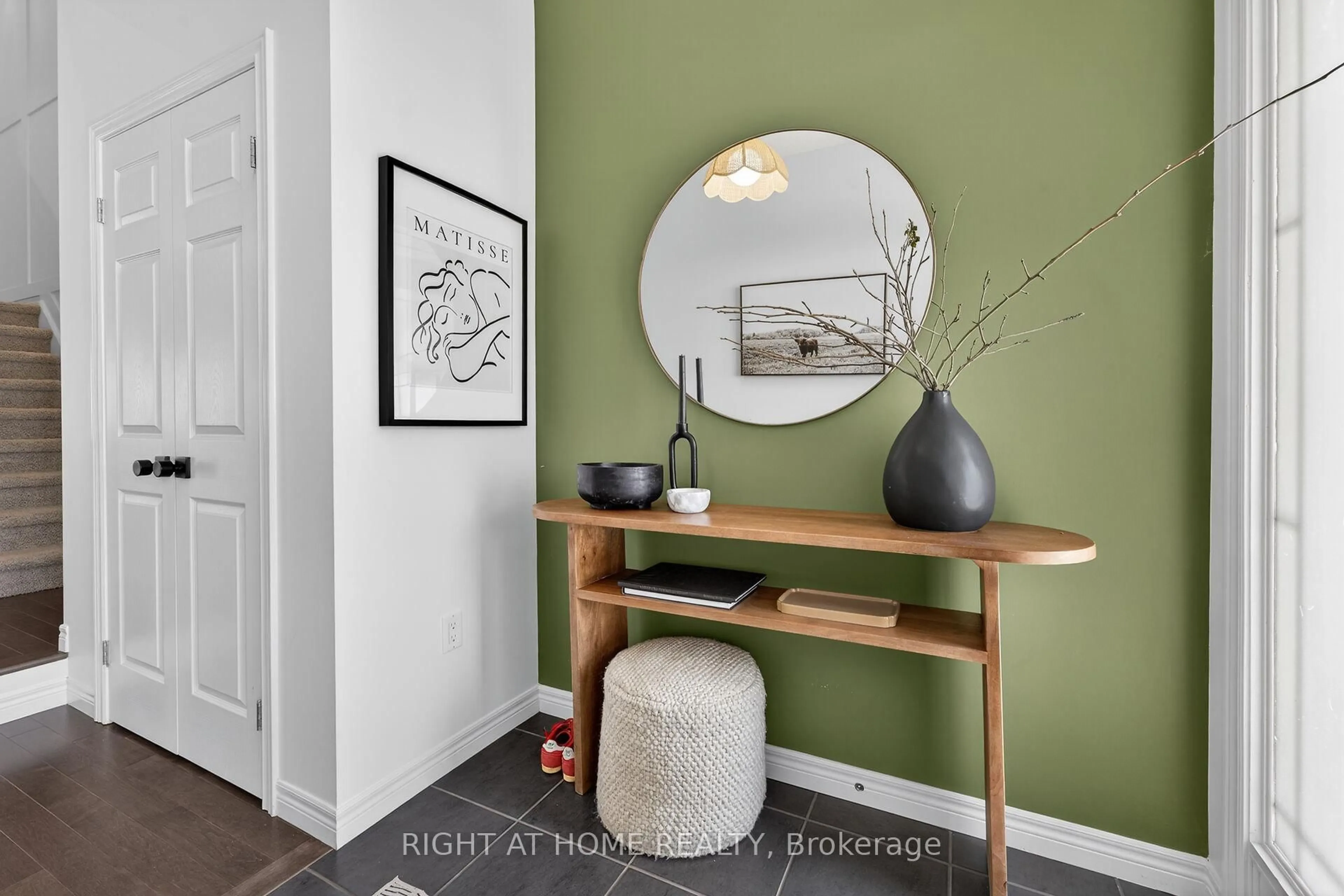Indoor entryway for 67 Ambrous Cres, Guelph Ontario N1G 0E4