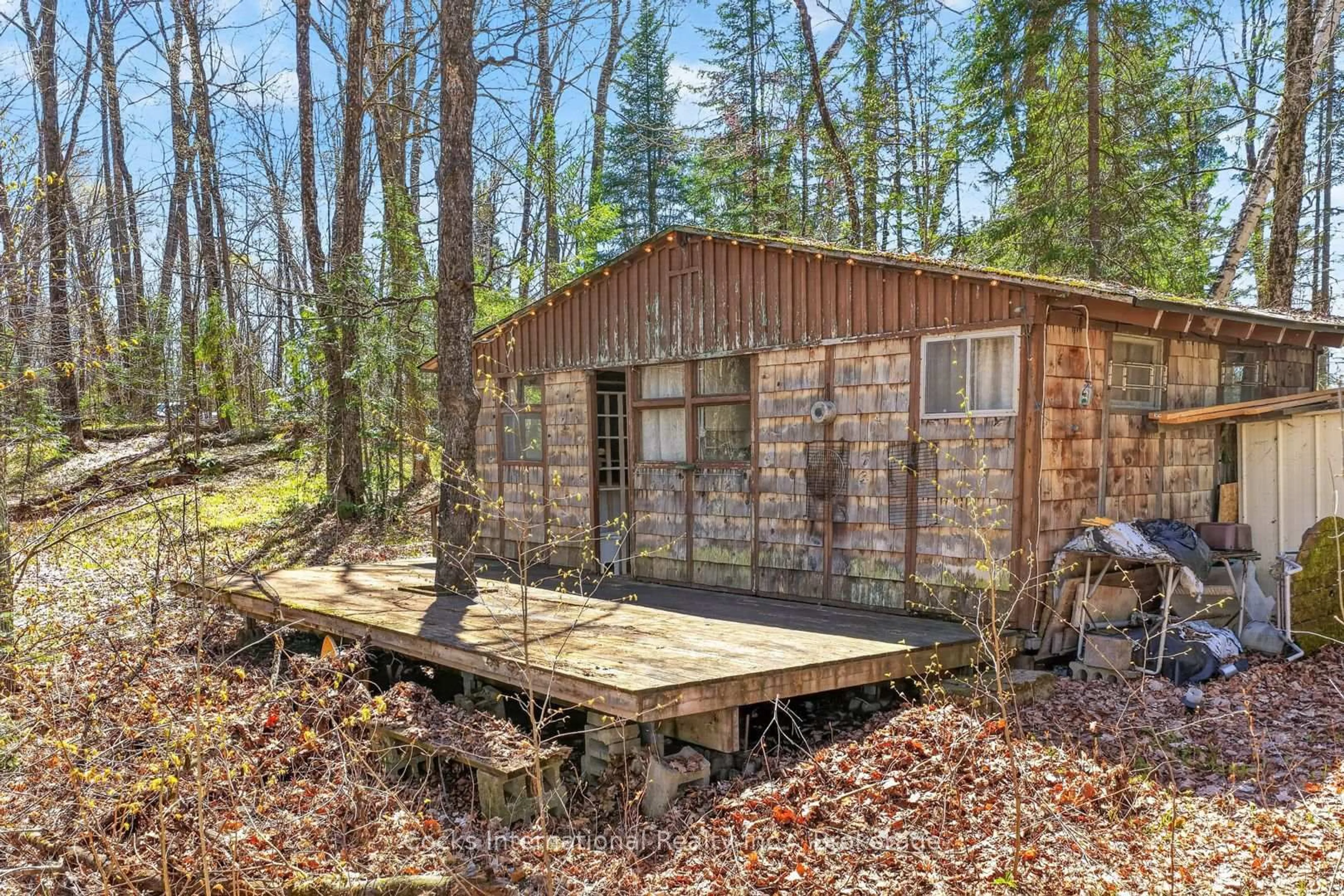 Shed for 1165 Spring Lake Rd, Bracebridge Ontario P1L 1X1