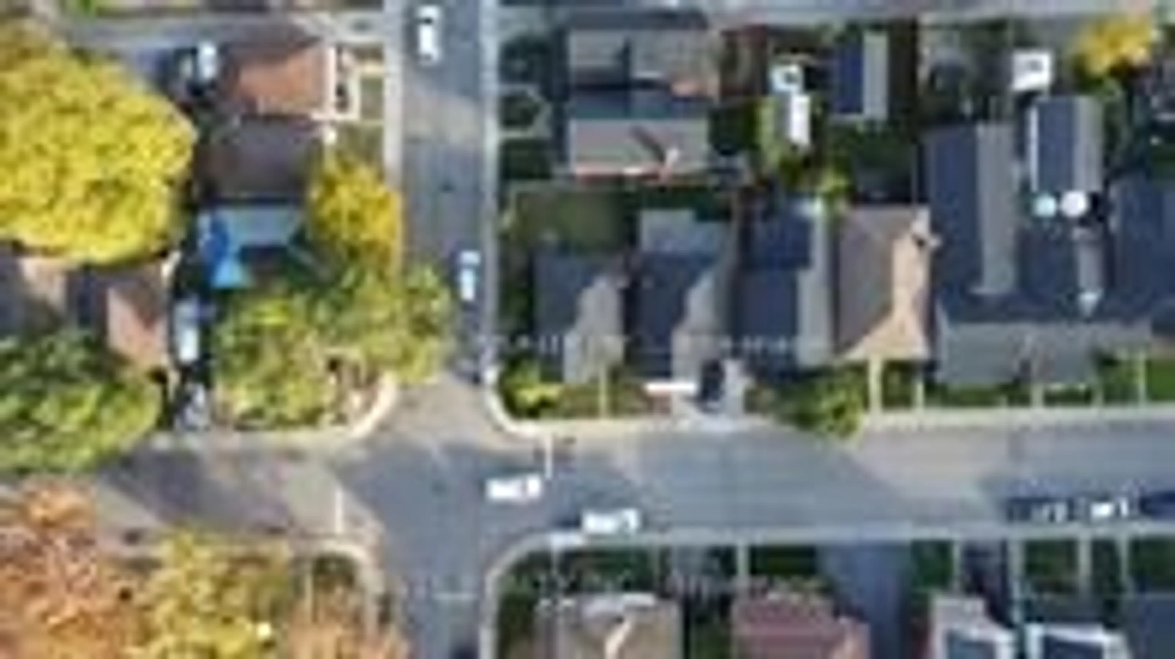 A pic from outside/outdoor area/front of a property/back of a property/a pic from drone, street for 222 Kensington Ave, Hamilton Ontario L8L 7N7