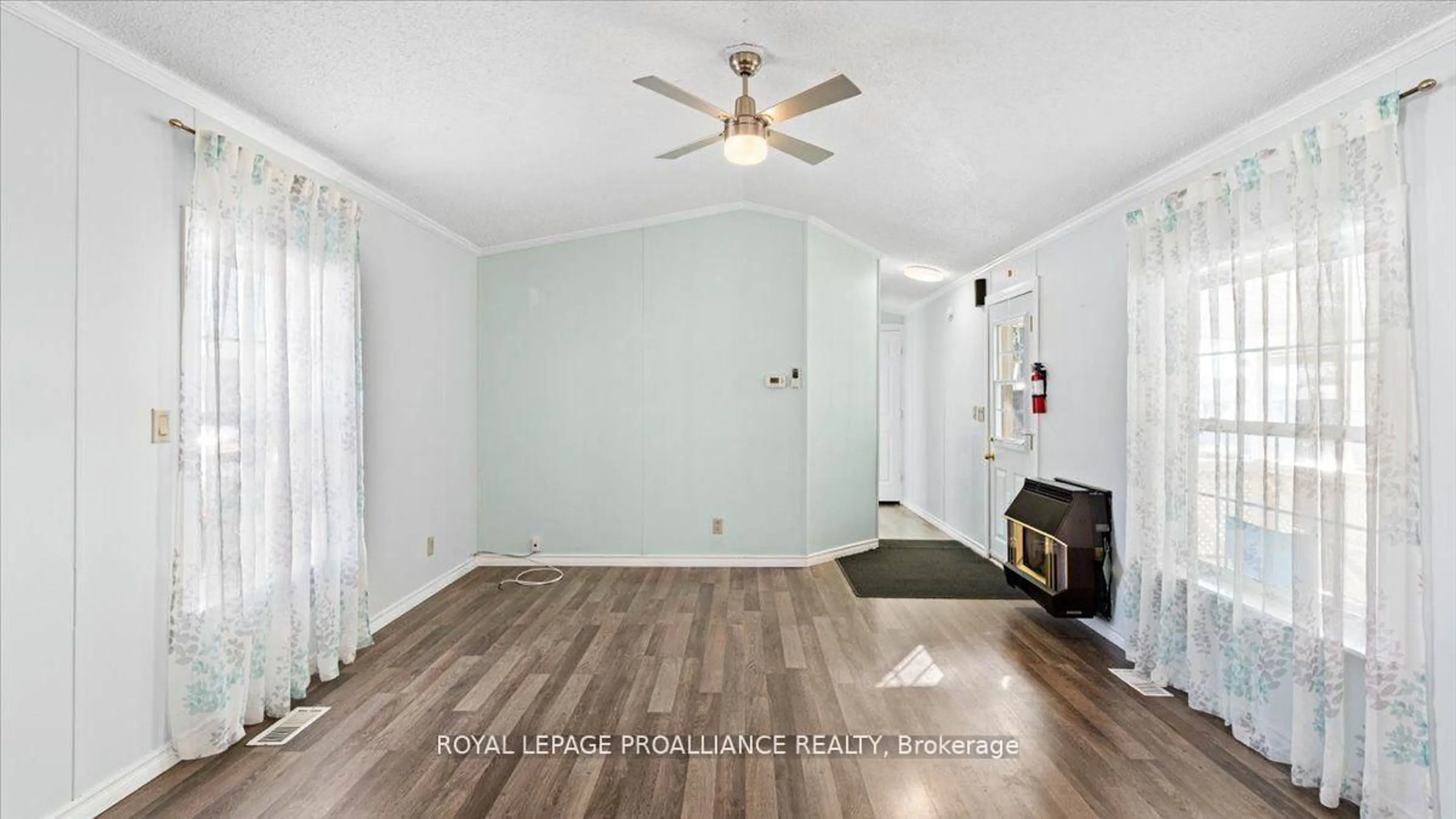 A pic of a room for 311 Dundas St #18, Quinte West Ontario K8V 1M1