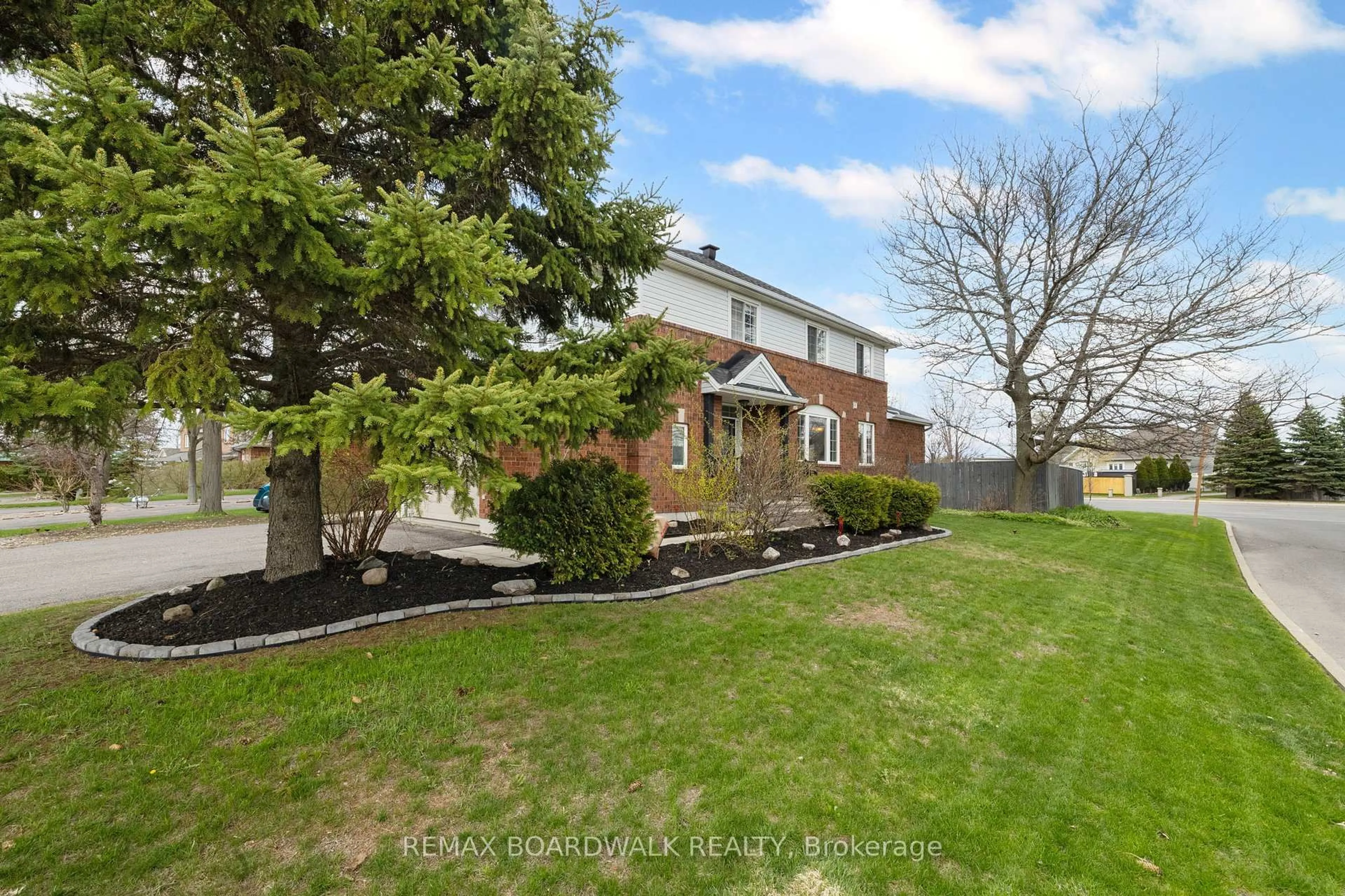 A pic from outside/outdoor area/front of a property/back of a property/a pic from drone, street for 1197 Lichen Ave, Orleans Ontario K4A 4A5
