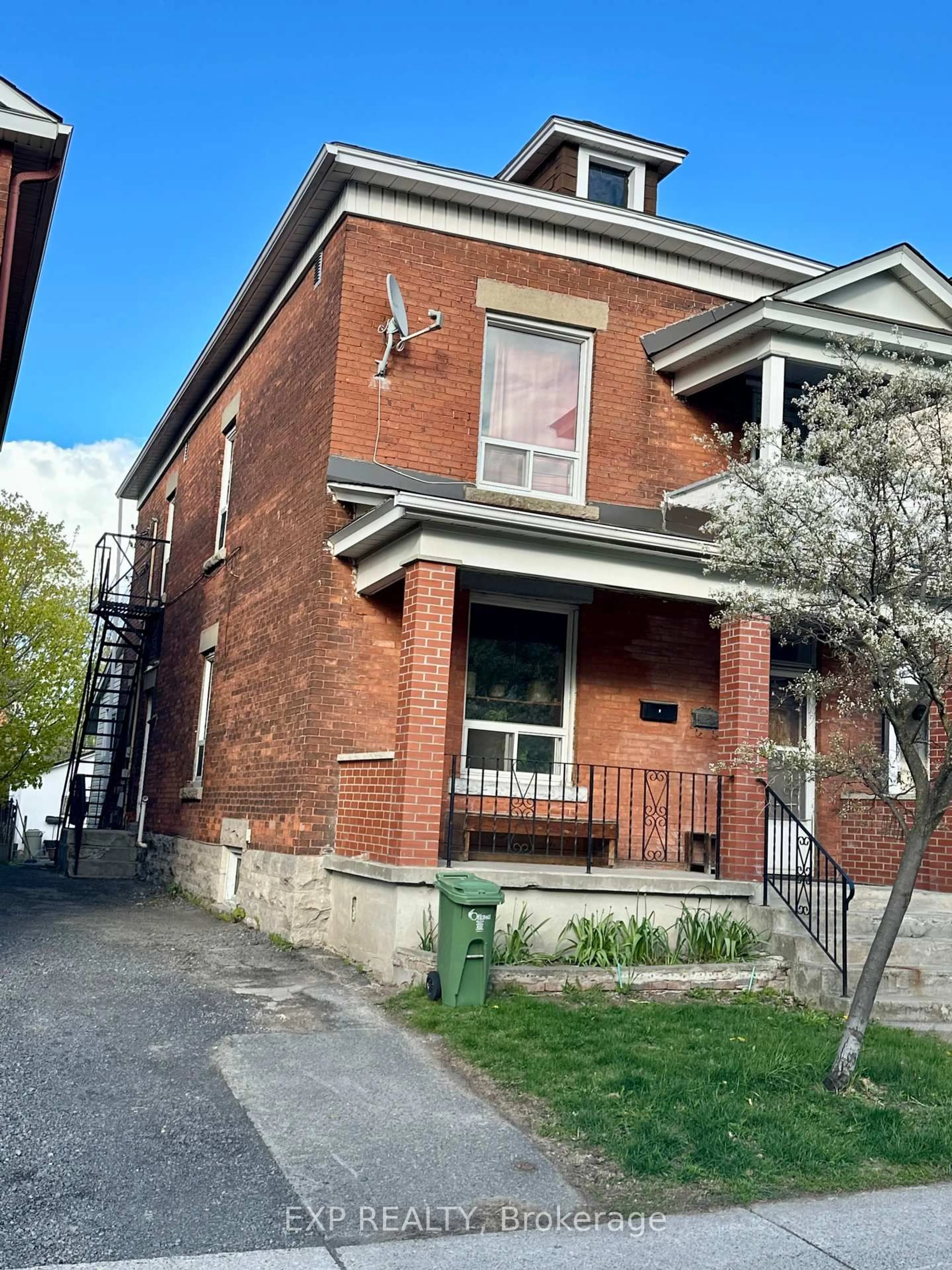 Home with brick exterior material, street for 57 Spadina Ave, Ottawa Ontario K1Y 2B8
