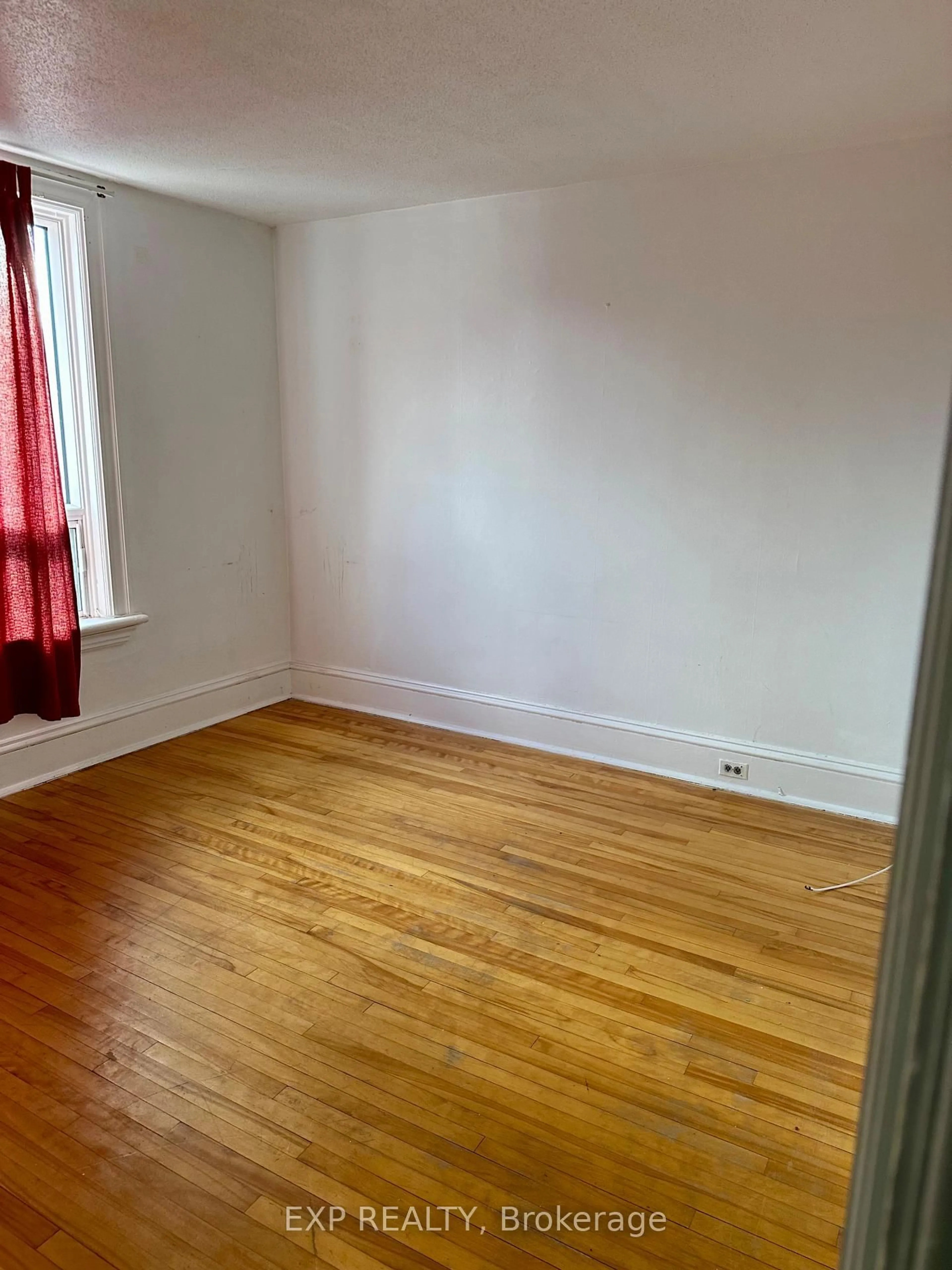 A pic of a room for 57 Spadina Ave, Ottawa Ontario K1Y 2B8