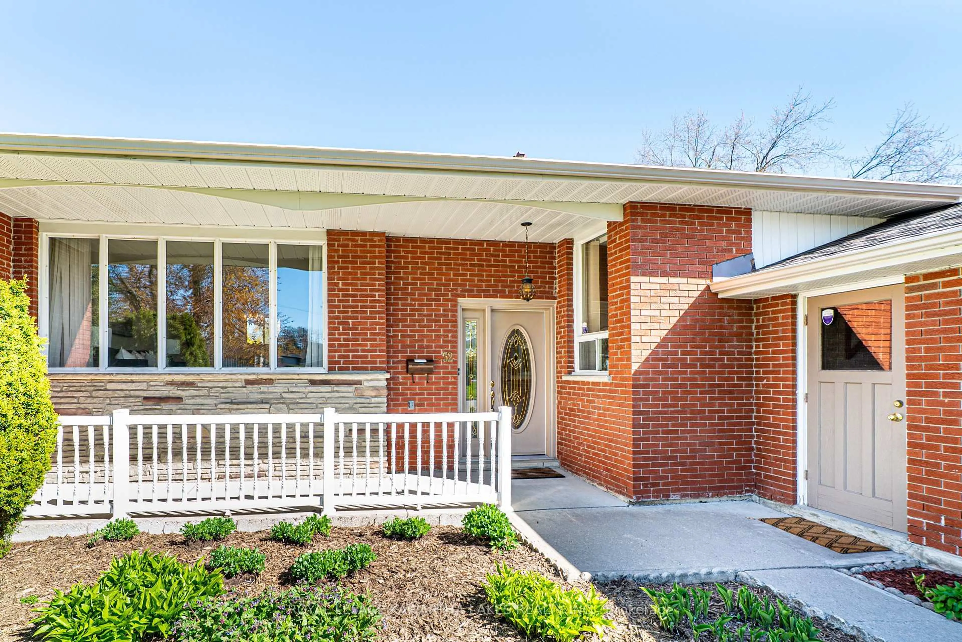 Home with brick exterior material, street for 52 Sanderling Cres, Kawartha Lakes Ontario K9V 4N2