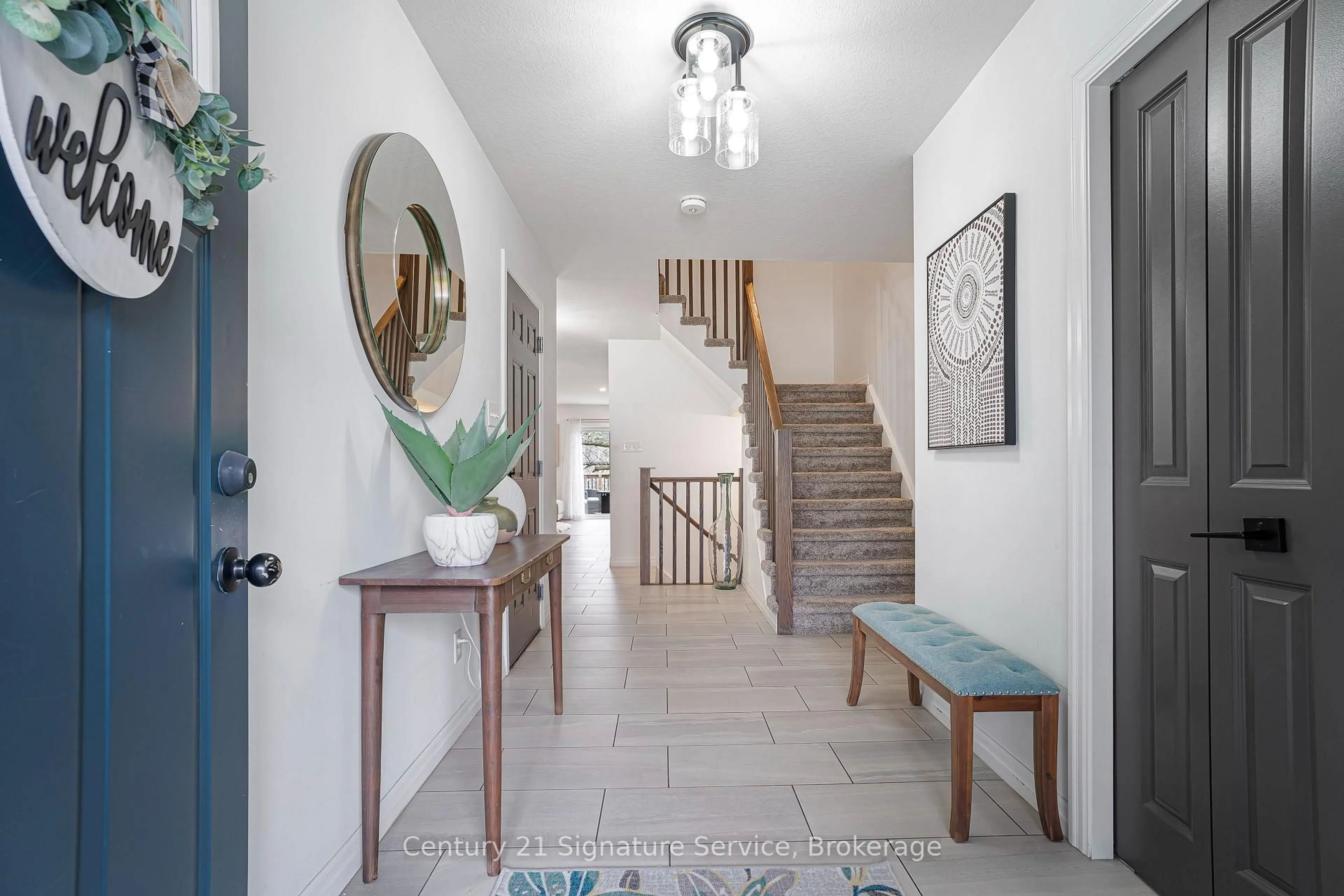 Indoor entryway for 135 Hardcastle Dr #17, Cambridge Ontario N1S 0B6