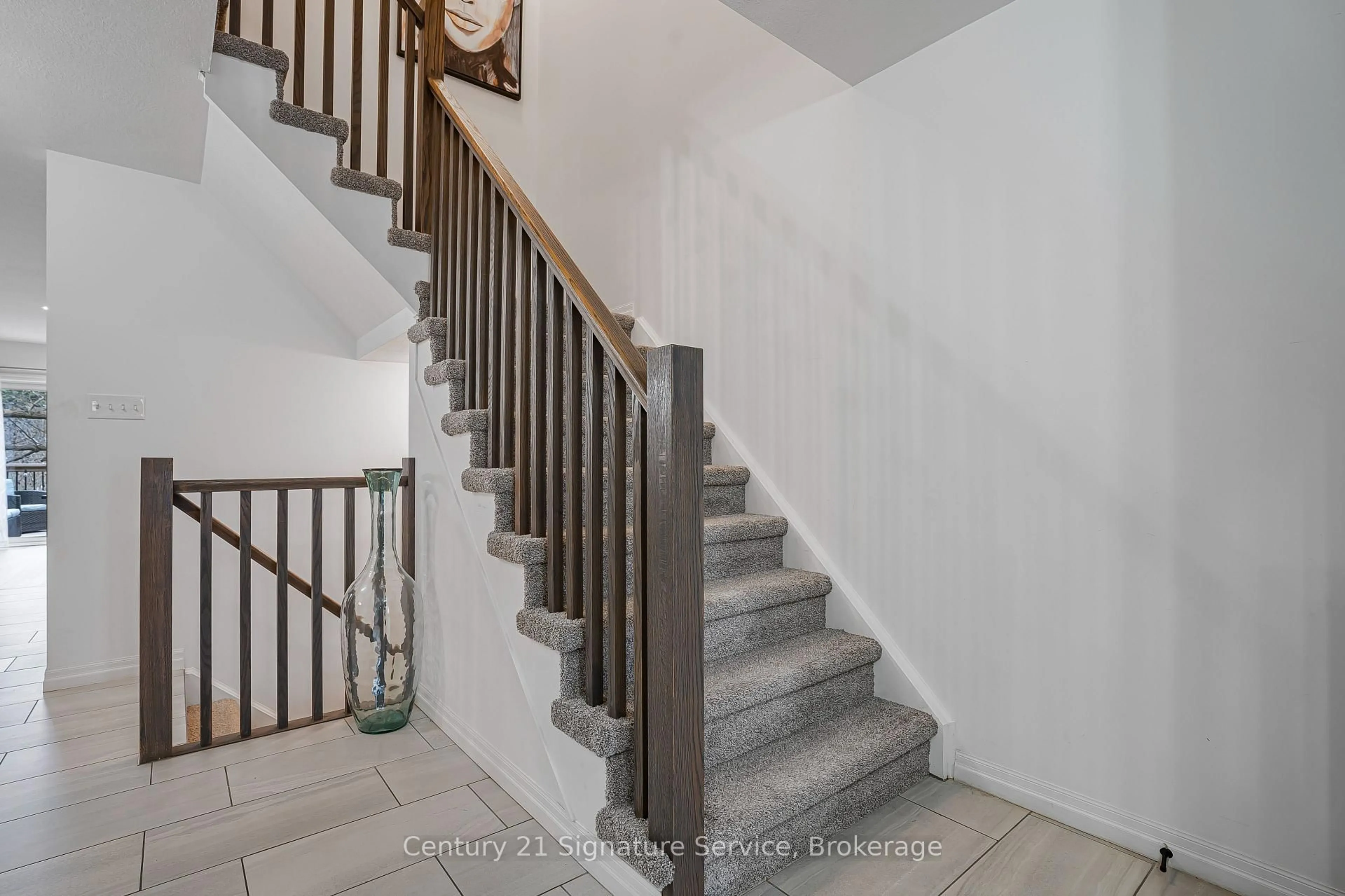 Stairs for 135 Hardcastle Dr #17, Cambridge Ontario N1S 0B6