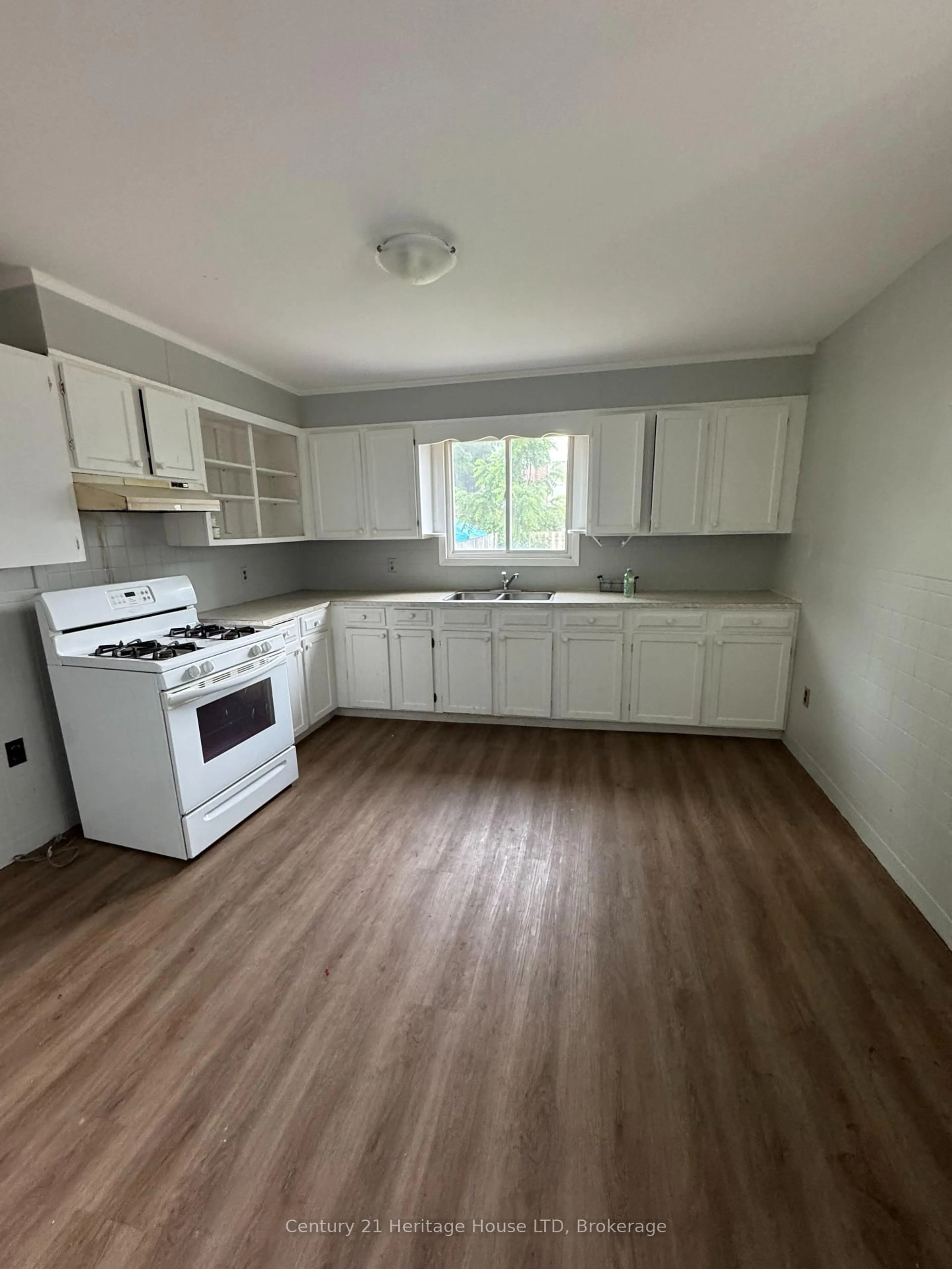 A pic of a room for 4688 Ryerson Cres, Niagara Falls Ontario L2E 1E5