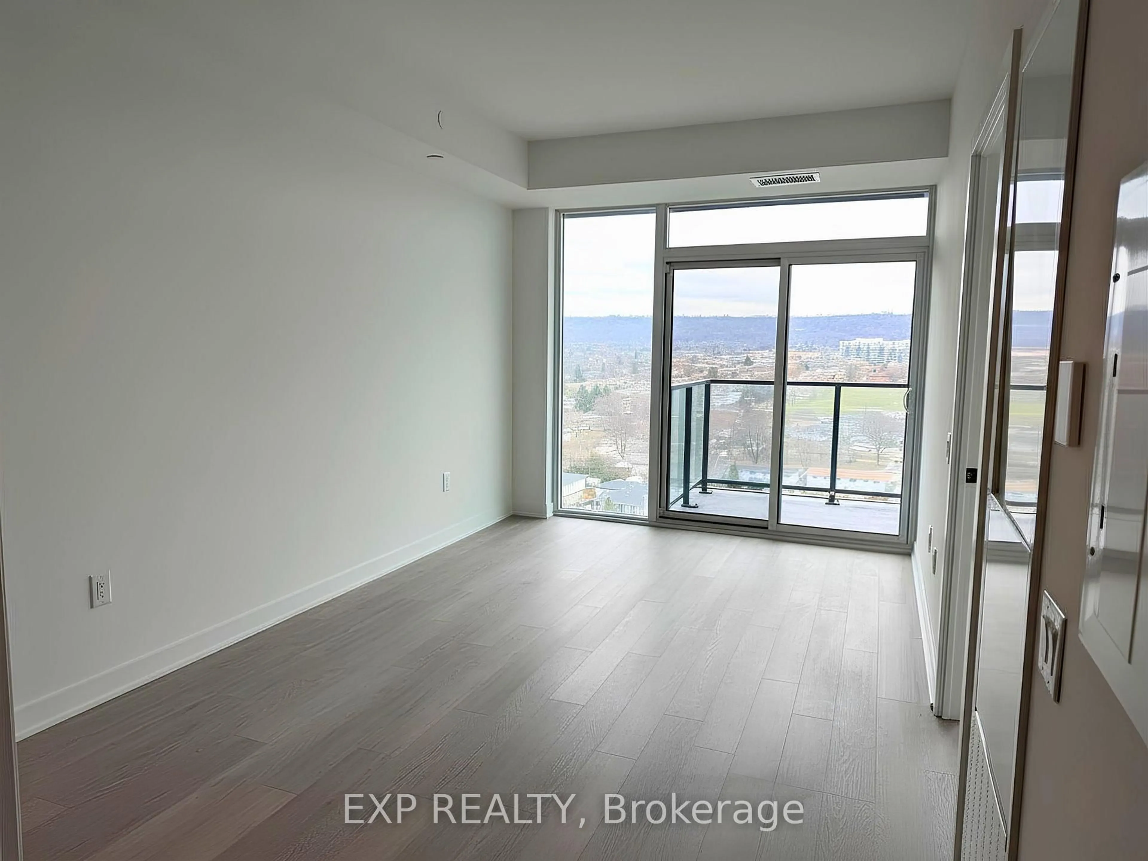 A pic of a room for 2782 Barton St #1019, Hamilton Ontario L8E 0L3