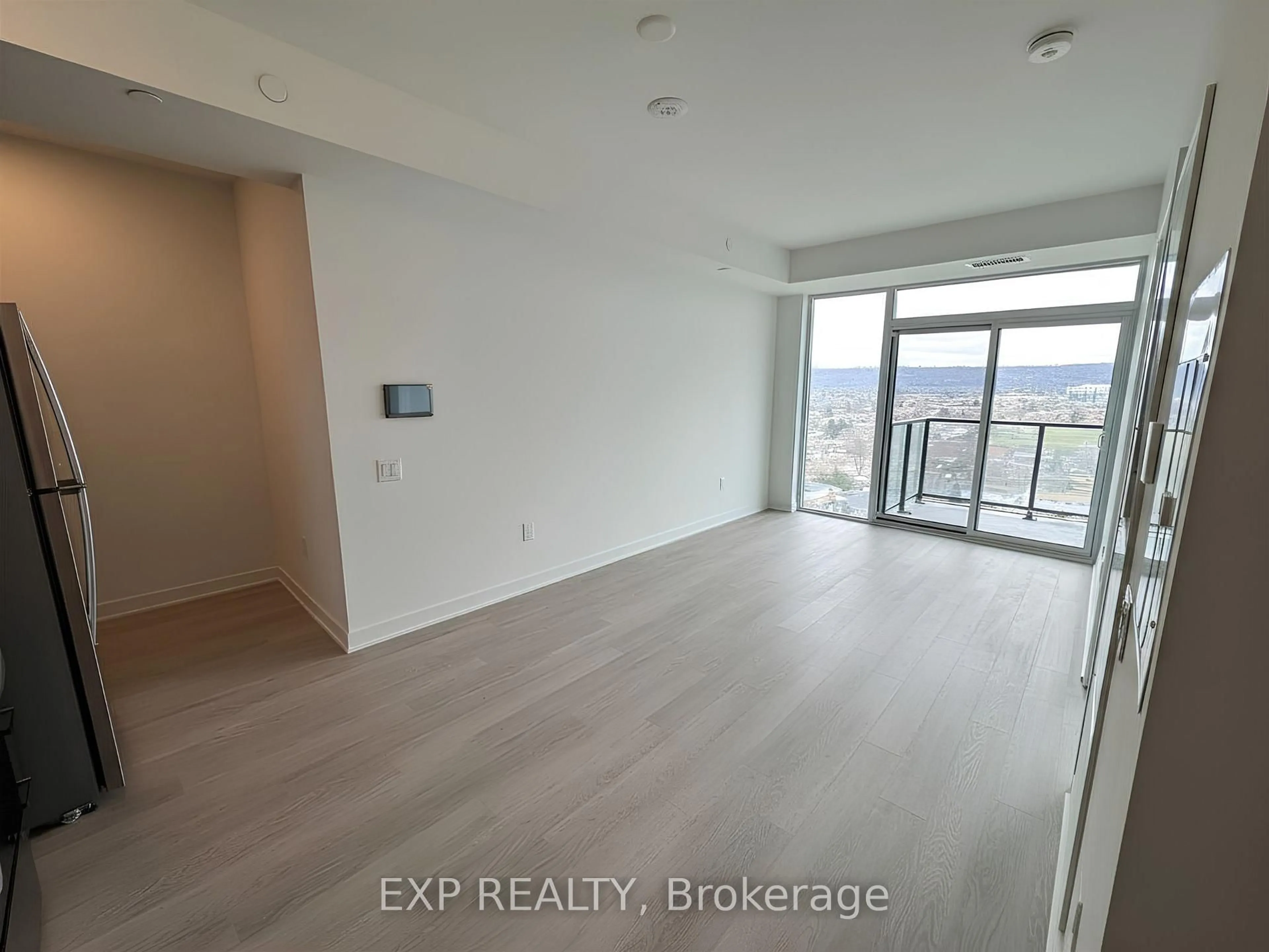A pic of a room for 2782 Barton St #1019, Hamilton Ontario L8E 0L3