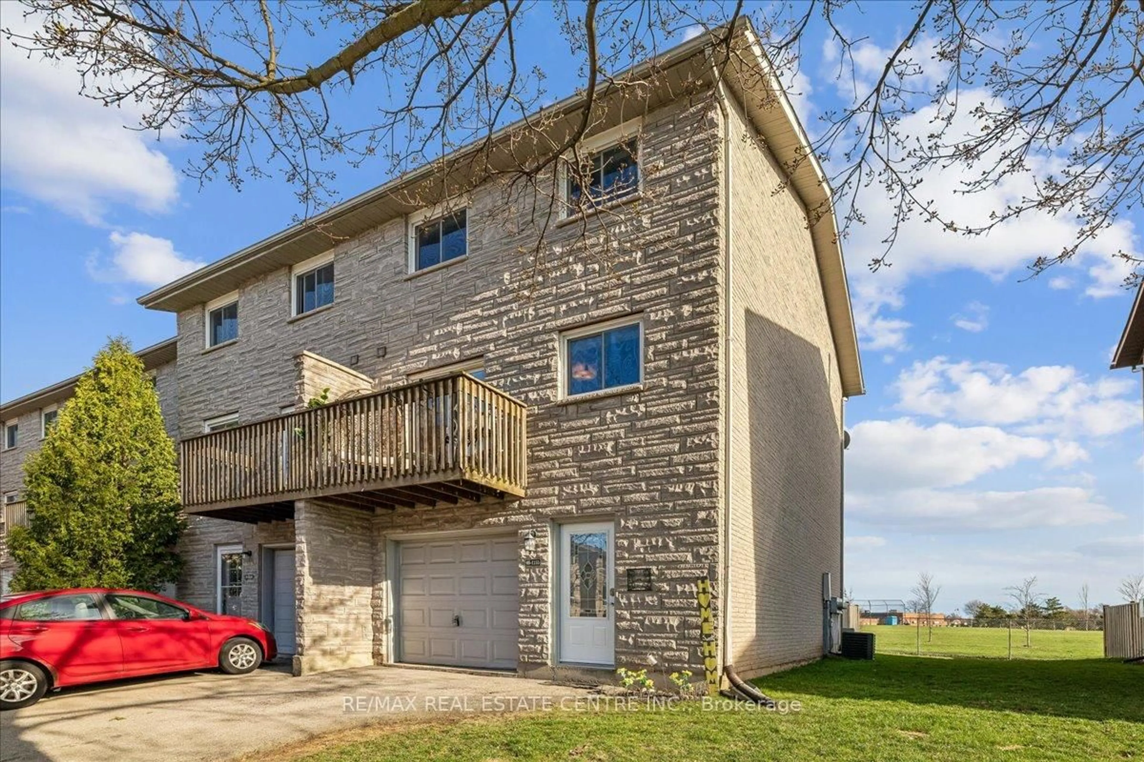 A pic from outside/outdoor area/front of a property/back of a property/a pic from drone, unknown for 1155 Paramount Dr #49, Hamilton Ontario L8J 2N2