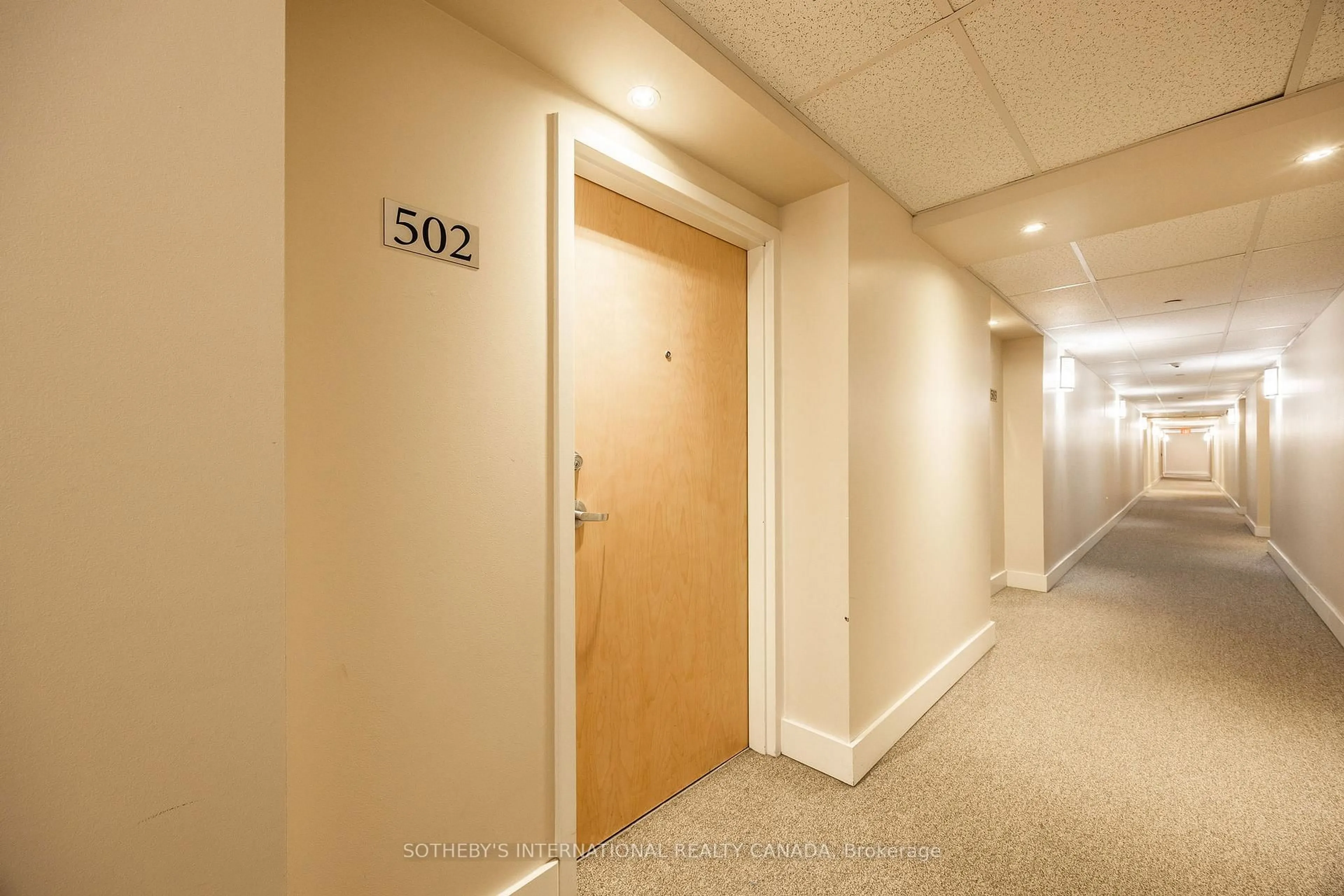 Indoor foyer for 155 Water St #502, Cambridge Ontario N1R 3E3