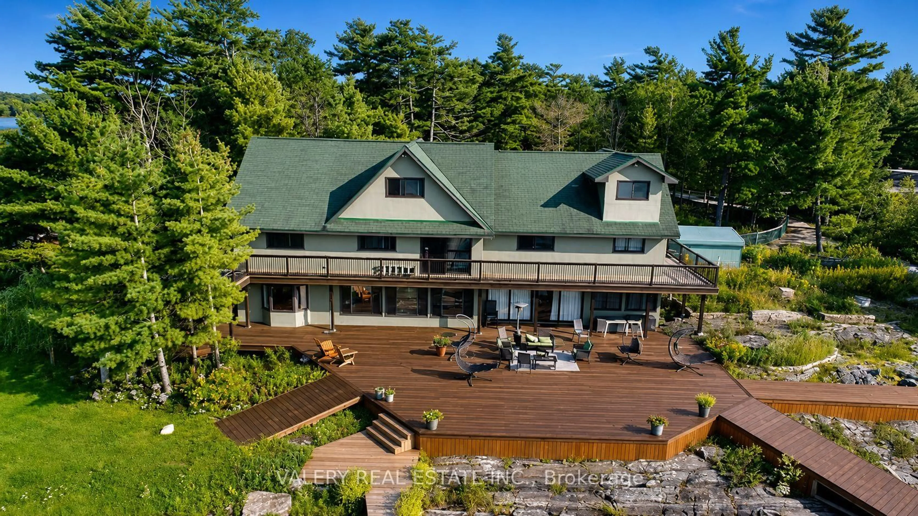 A pic from outside/outdoor area/front of a property/back of a property/a pic from drone, unknown for 20 Harrison Island, The Archipelago Ontario P0G 1K0
