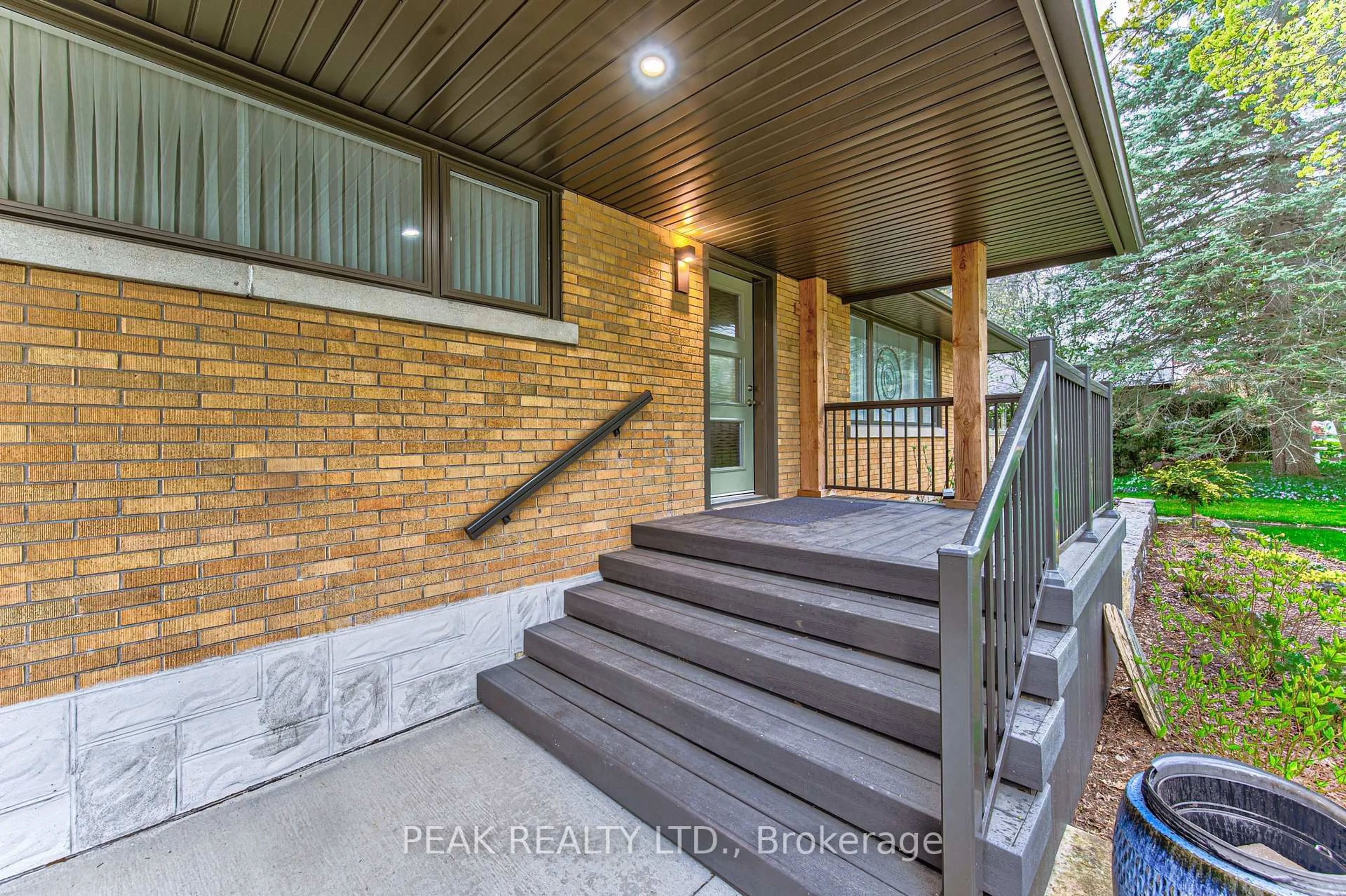 Patio, street for 339 Grandview Ave, Wilmot Ontario N3A 1L5