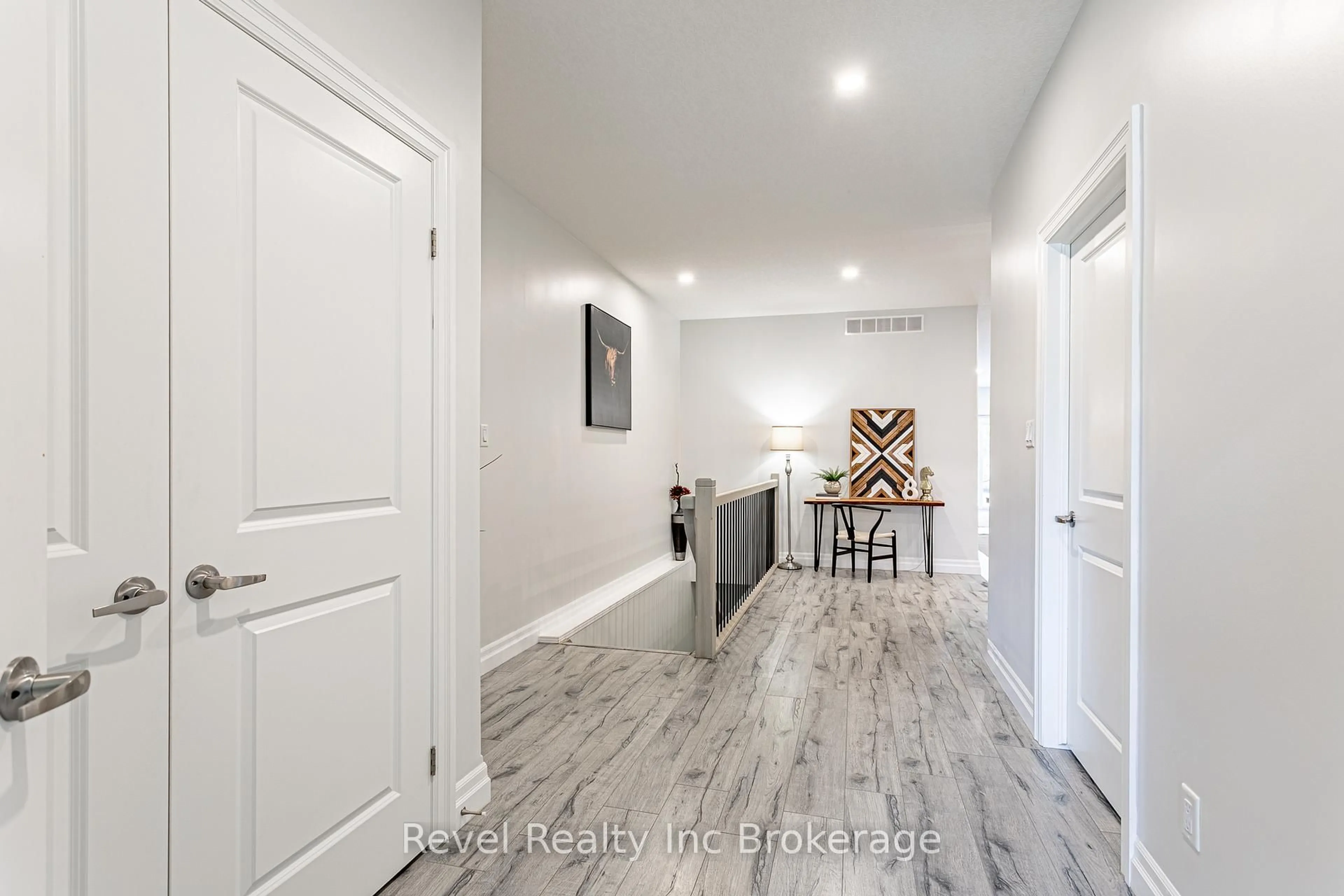 Indoor entryway for 538 Lampman Pl, Woodstock Ontario N4S 8L6