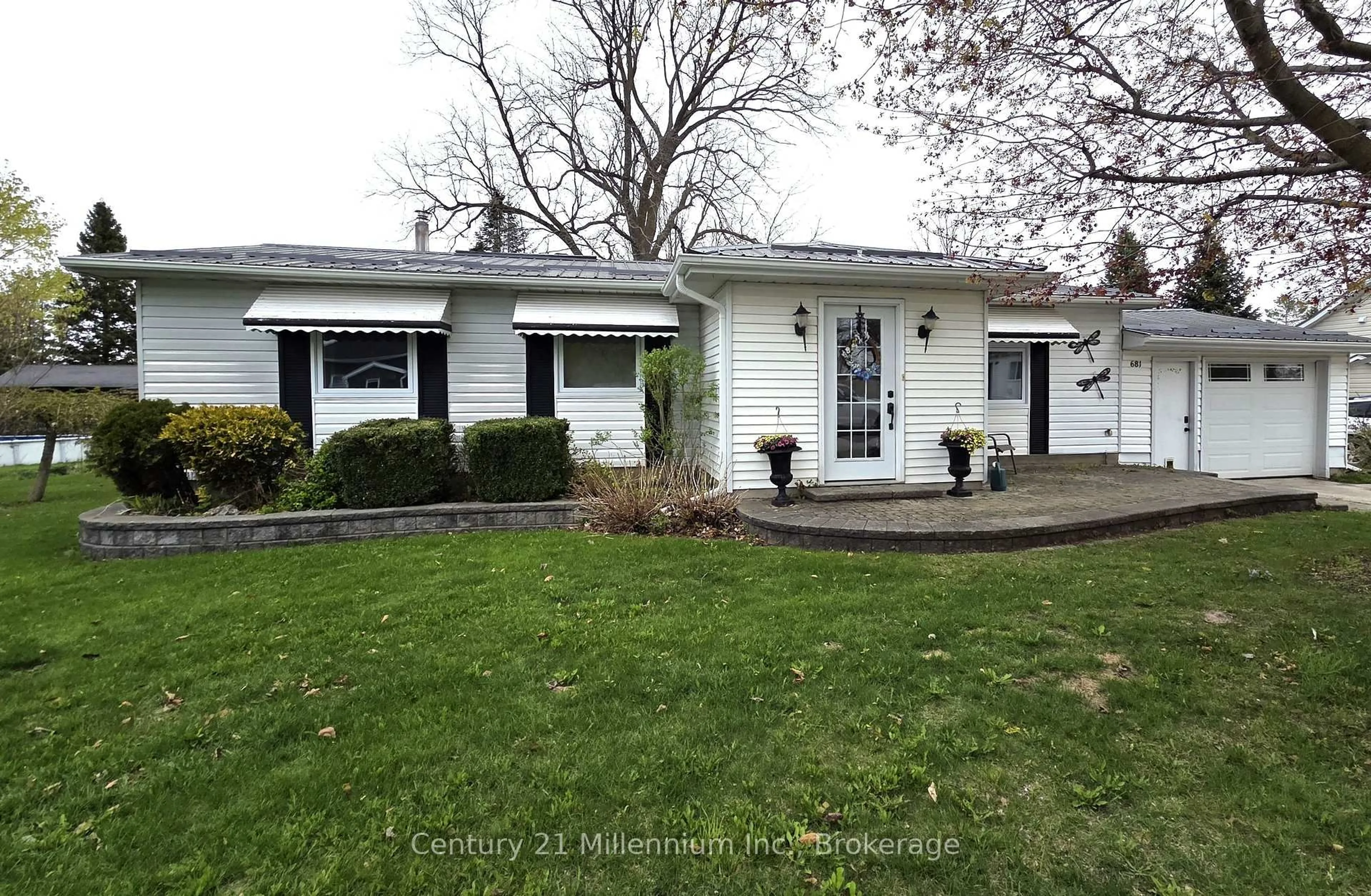 Home with vinyl exterior material, street for 681 Wheeler St, Huron-Kinloss Ontario N0G 2H0