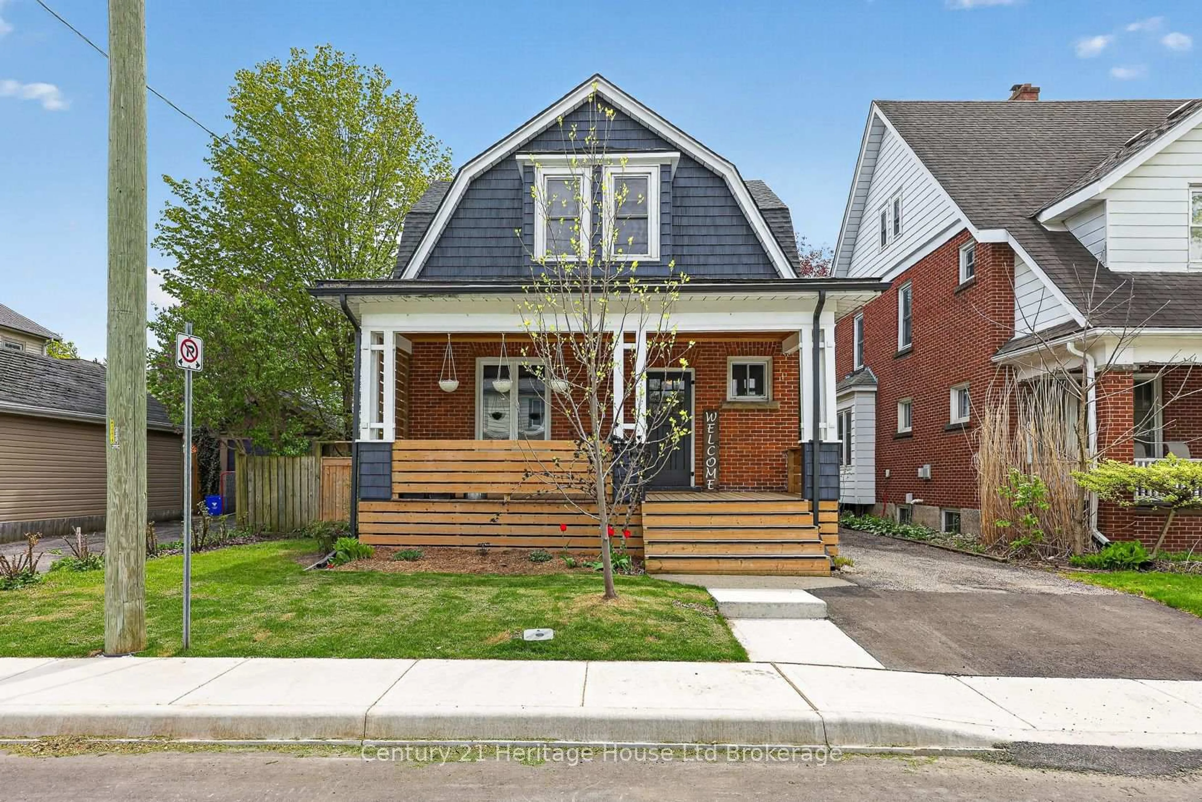 Home with brick exterior material, street for 520 Mary St, Woodstock Ontario N4S 4S7