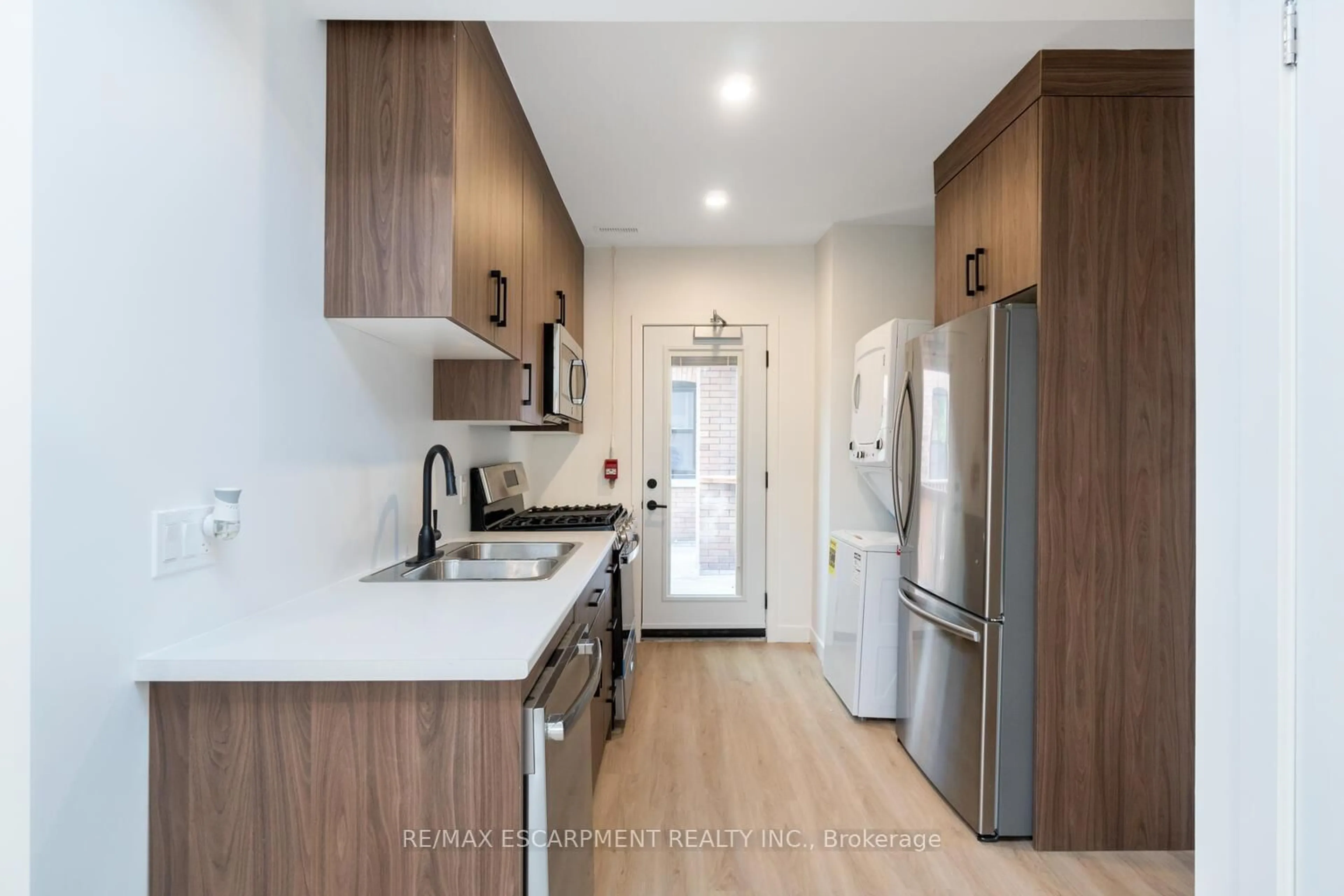 Unknown for 127 Victoria Ave, Hamilton Ontario L8N 2S9