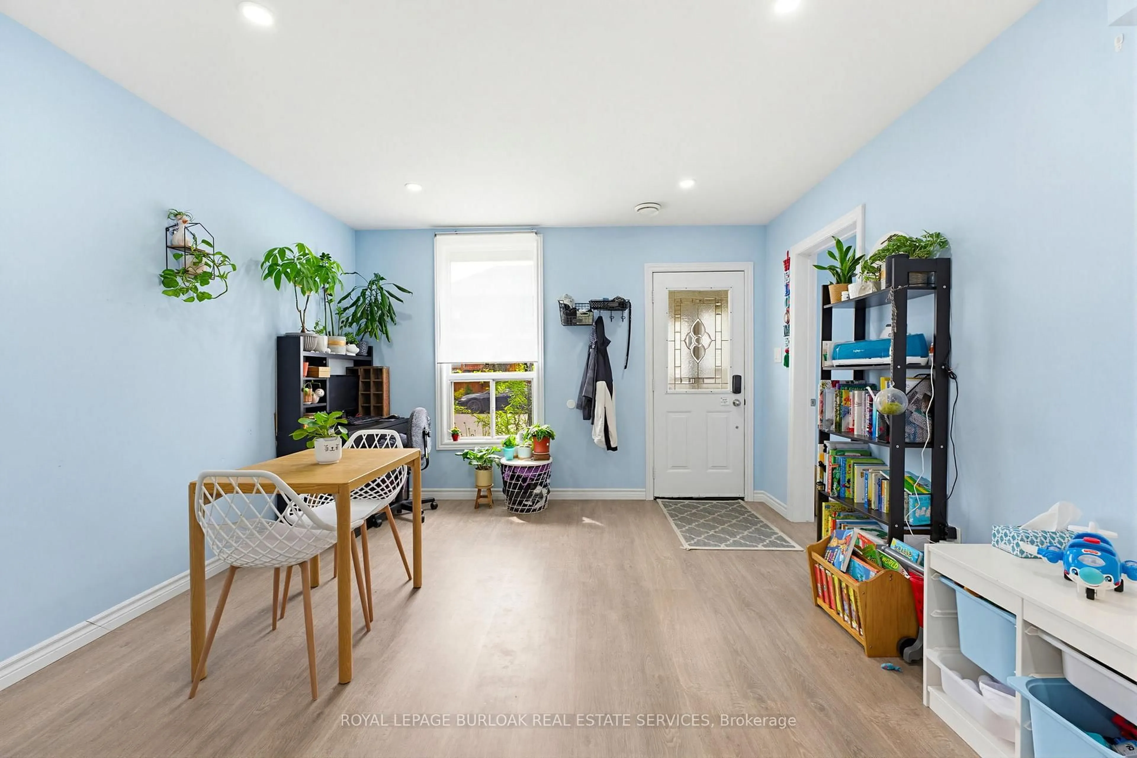 Indoor entryway for 291 Park Ave, Brantford Ontario N3S 5L2