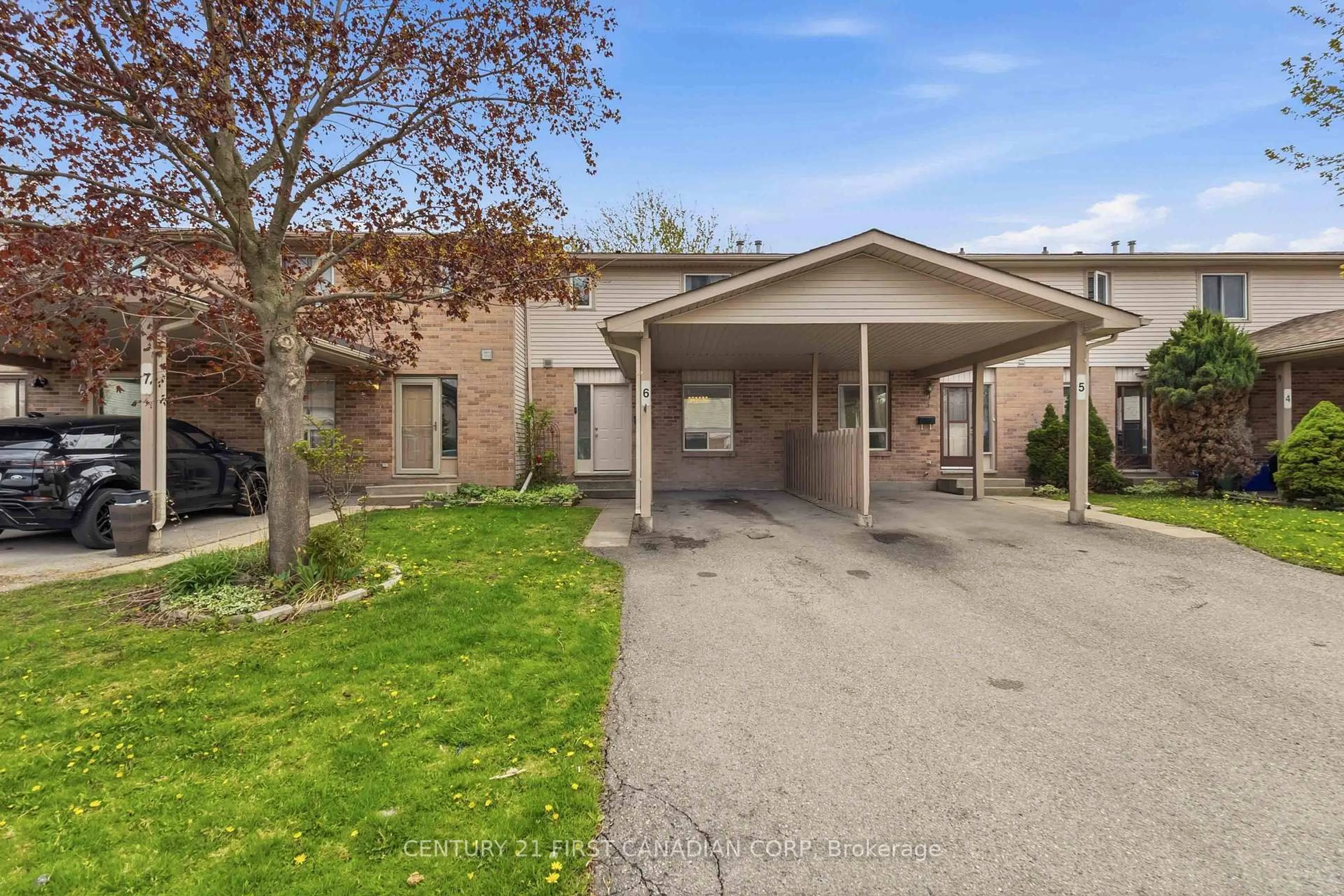 Unknown for 720 Deveron Cres #6, London South Ontario N5Z 4W6