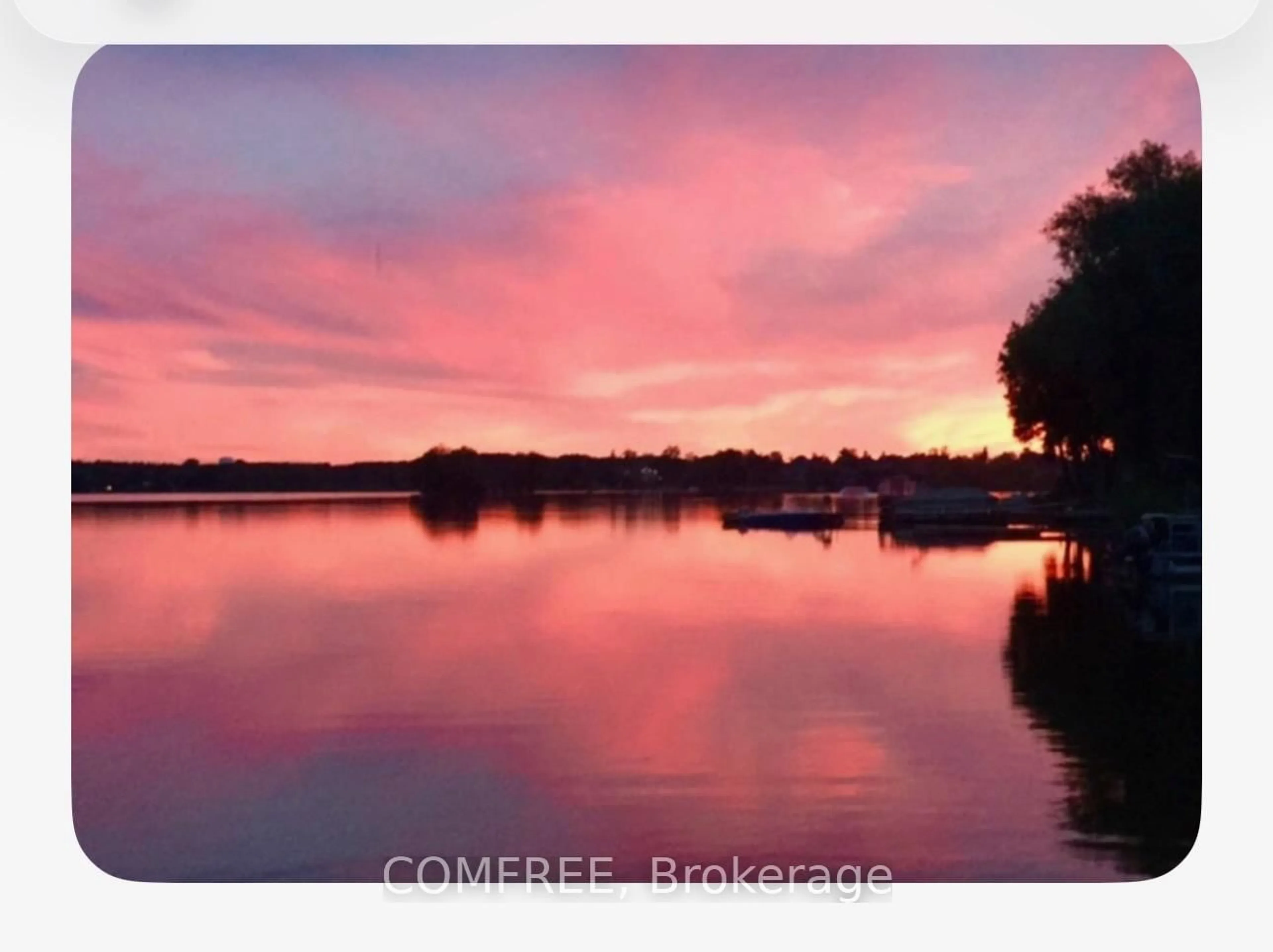 Blurry image for 11 Lake Ave, Puslinch Ontario N3C 2V4