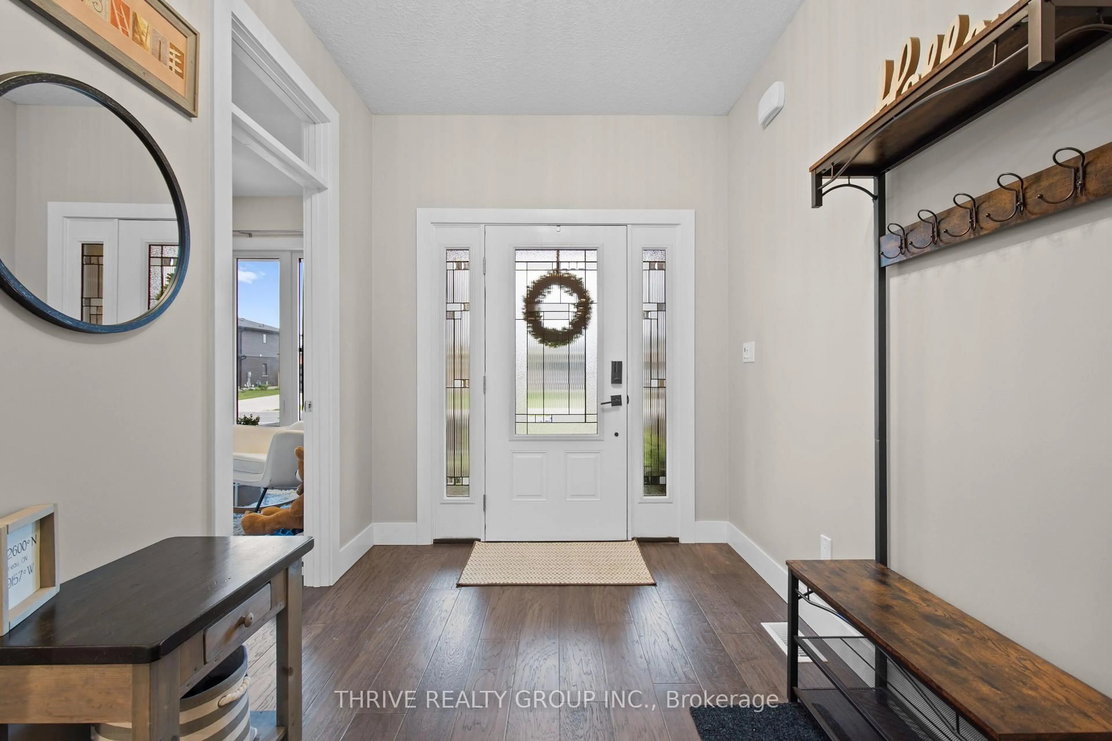 Indoor entryway for 60 Tanya Dr, Southwest Middlesex Ontario N0L 1M0