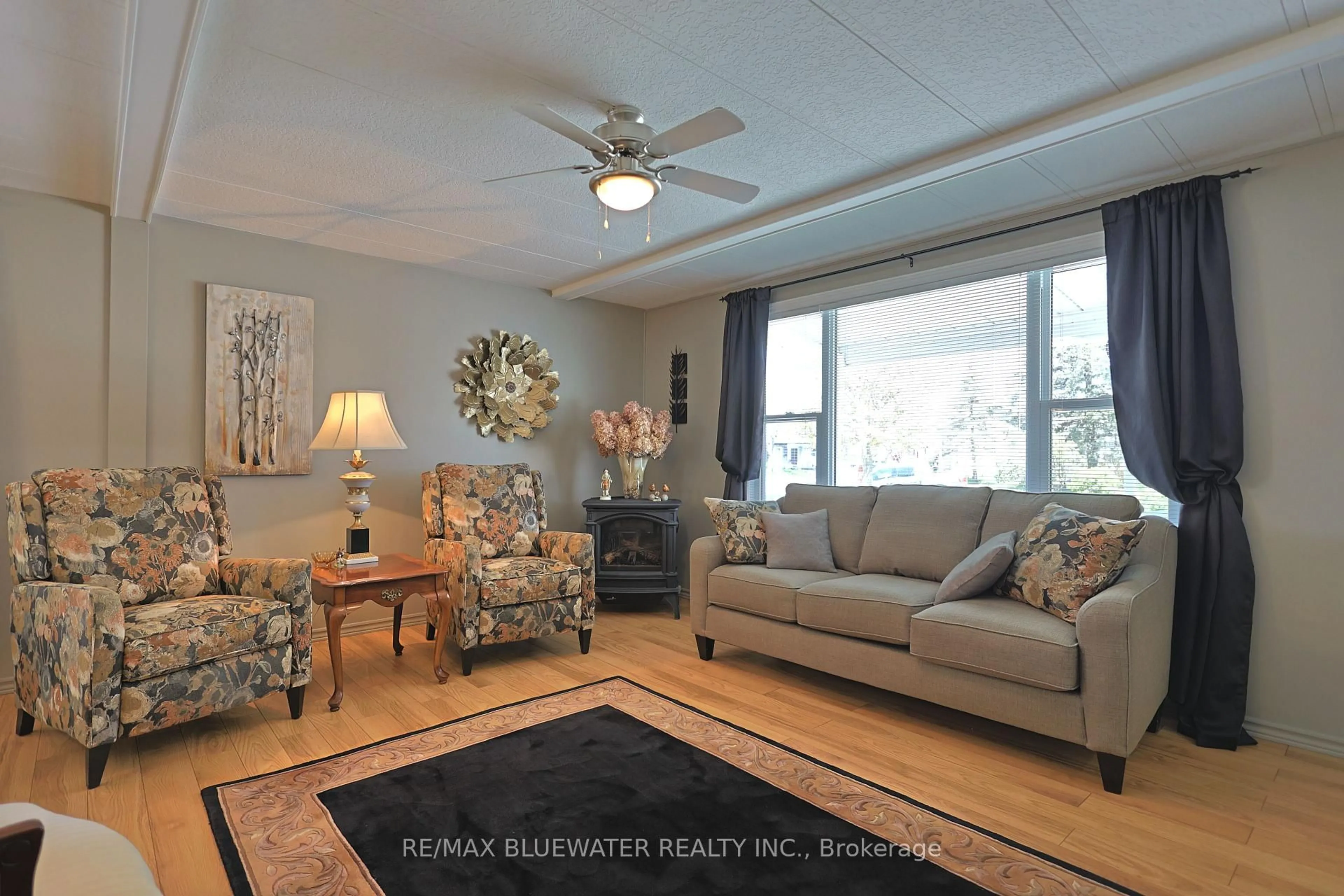 Living room with furniture, unknown for 101 Shannon Blvd, South Huron Ontario N0M 1T0